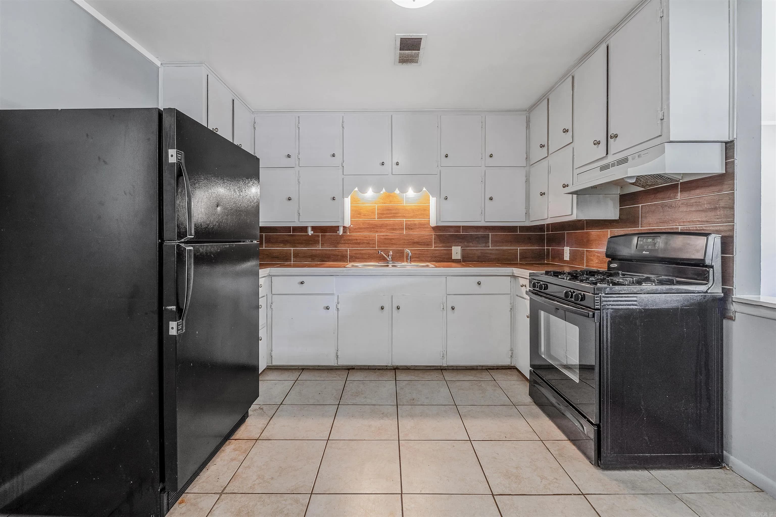 Property at 718 & 720 W 41st st - Image 8