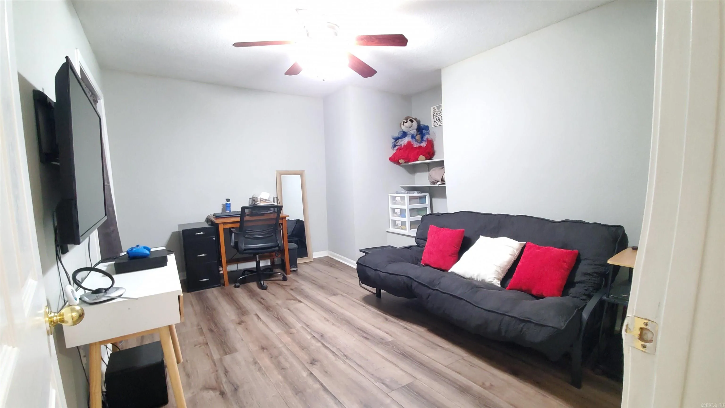 Property at 1800  Peachwood - Image 31