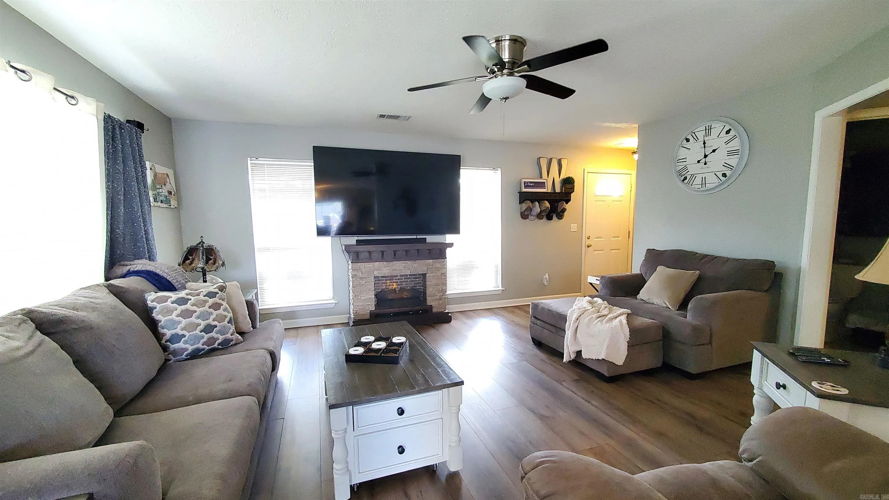 Property at 1800  Peachwood - Image 4