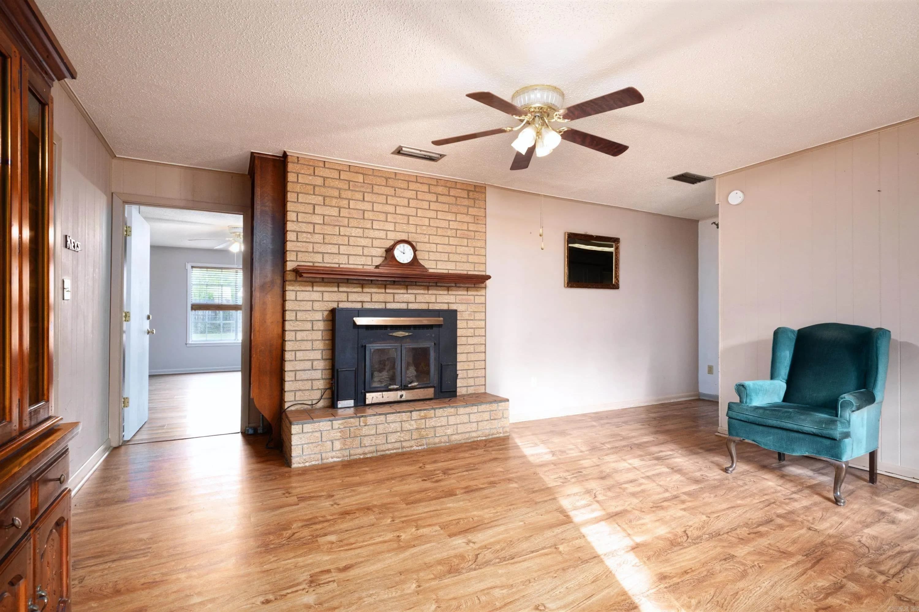 Property at 1105  Hickory st - Image 9