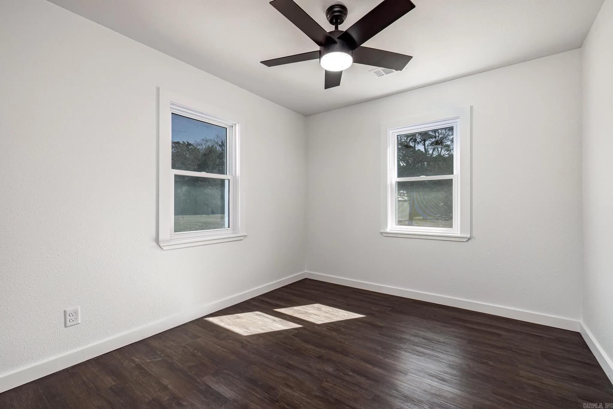 Property at 340  Lewallen - Image 17