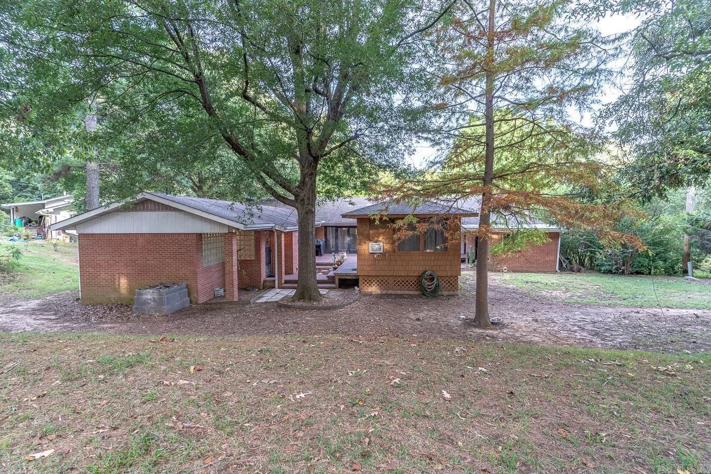 Property at 1706  Hillcrest - Image 44