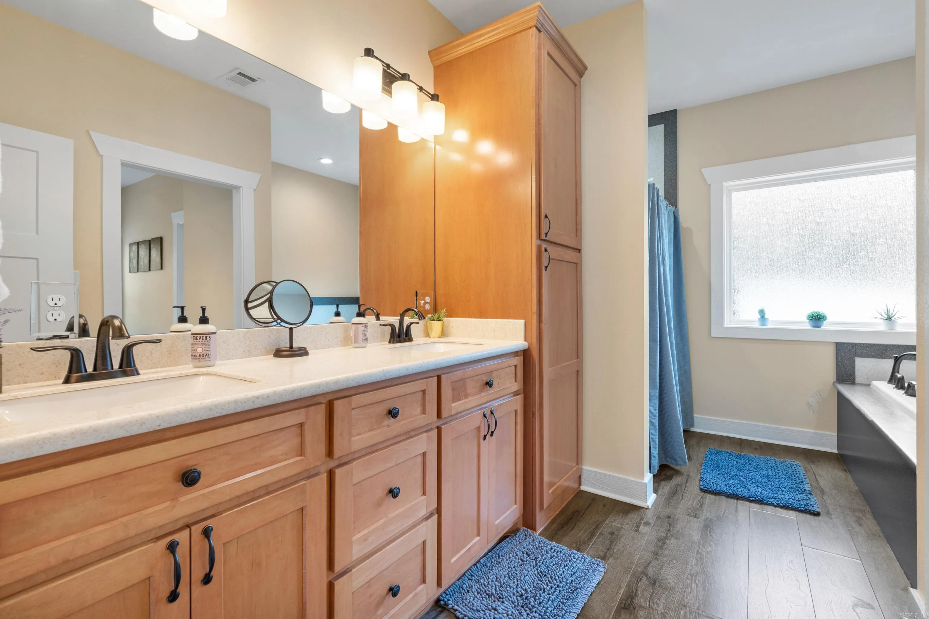 Property at 728  High peak - Image 21