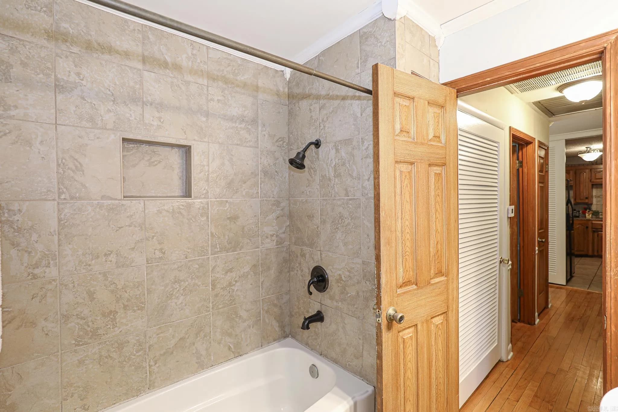 Property at 1525  Lynnwood drive - Image 24