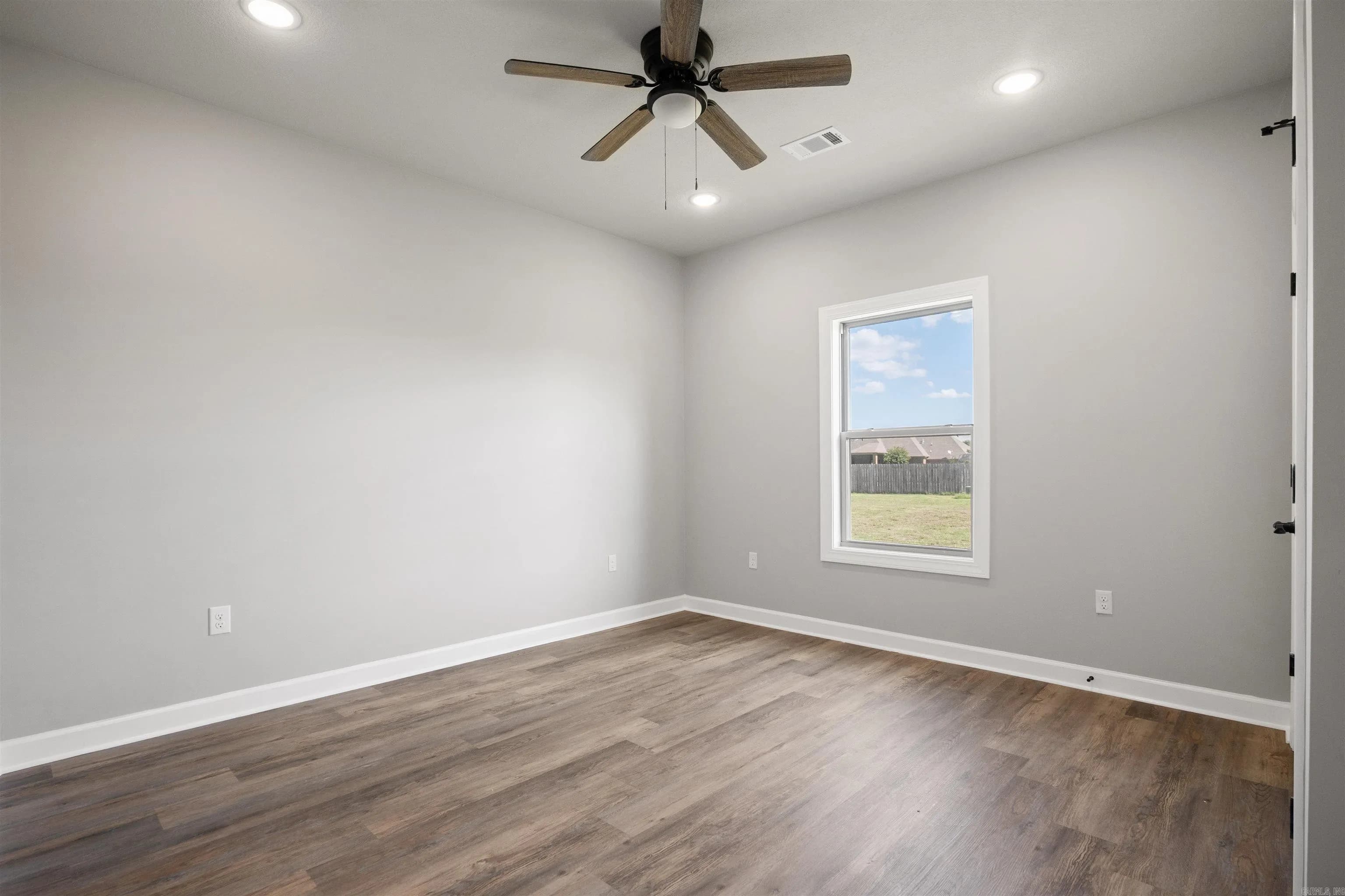 Property at 160  Pintail pointe - Image 17