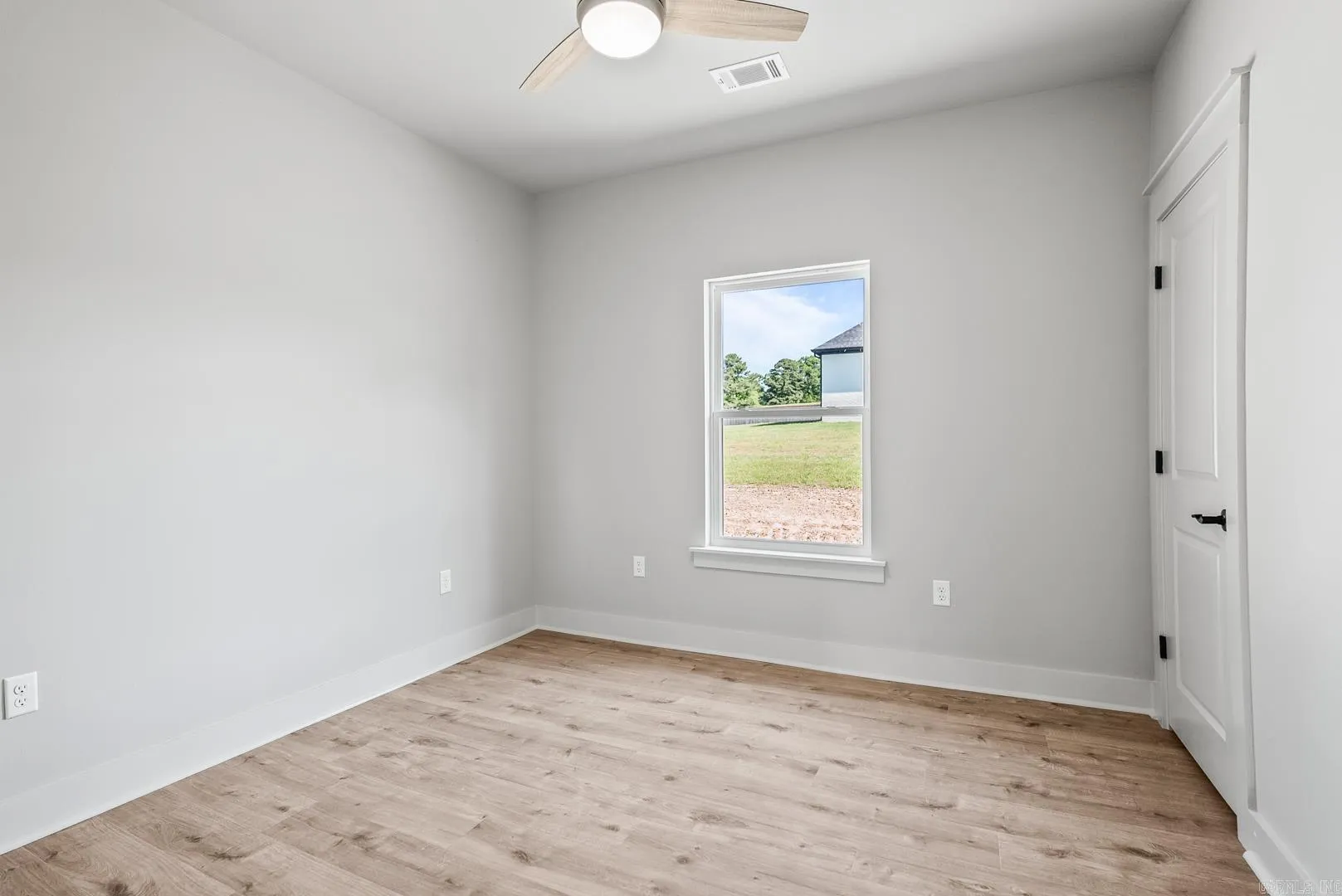 Property at 54  Lieblong - Image 26