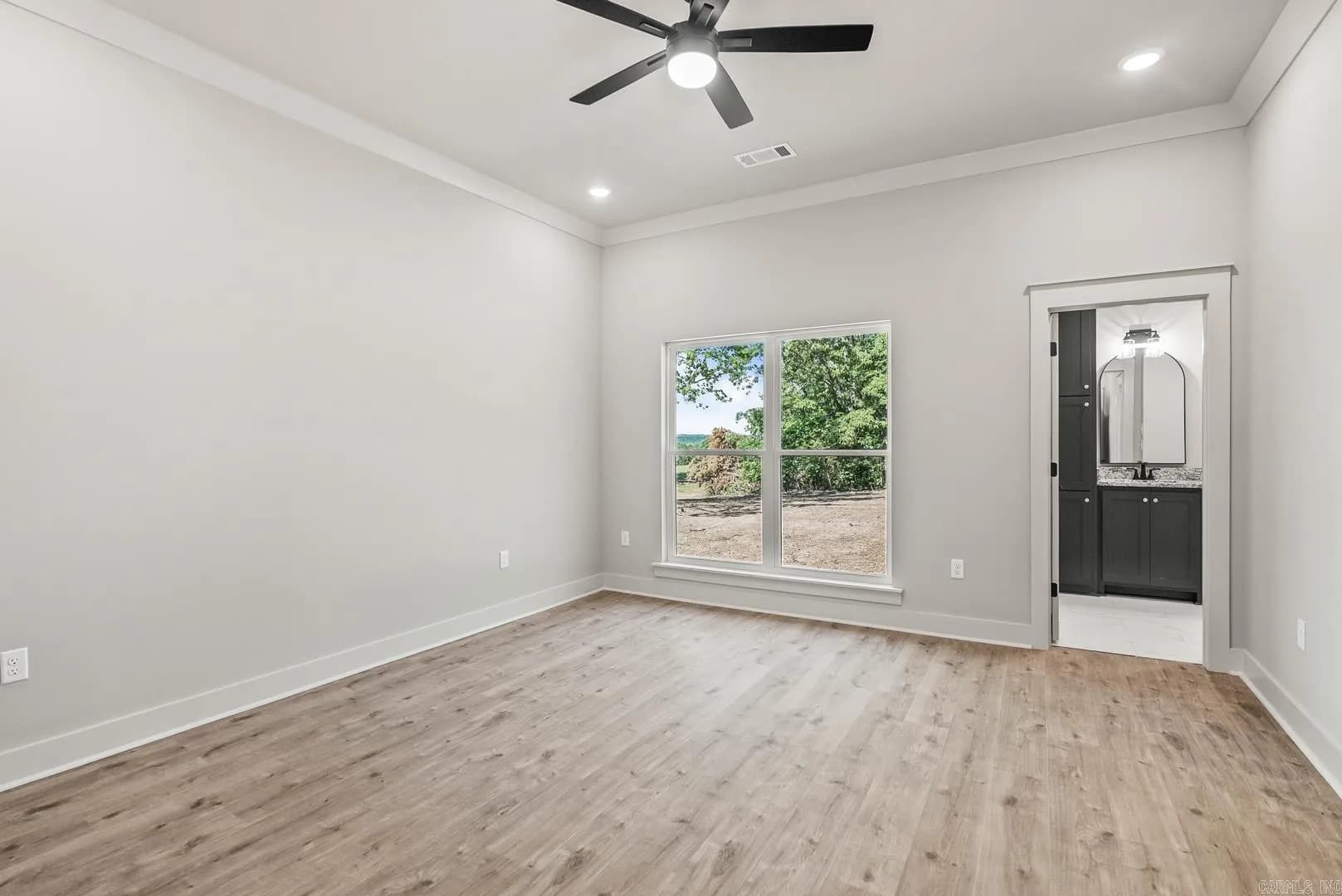 Property at 54  Lieblong - Image 19