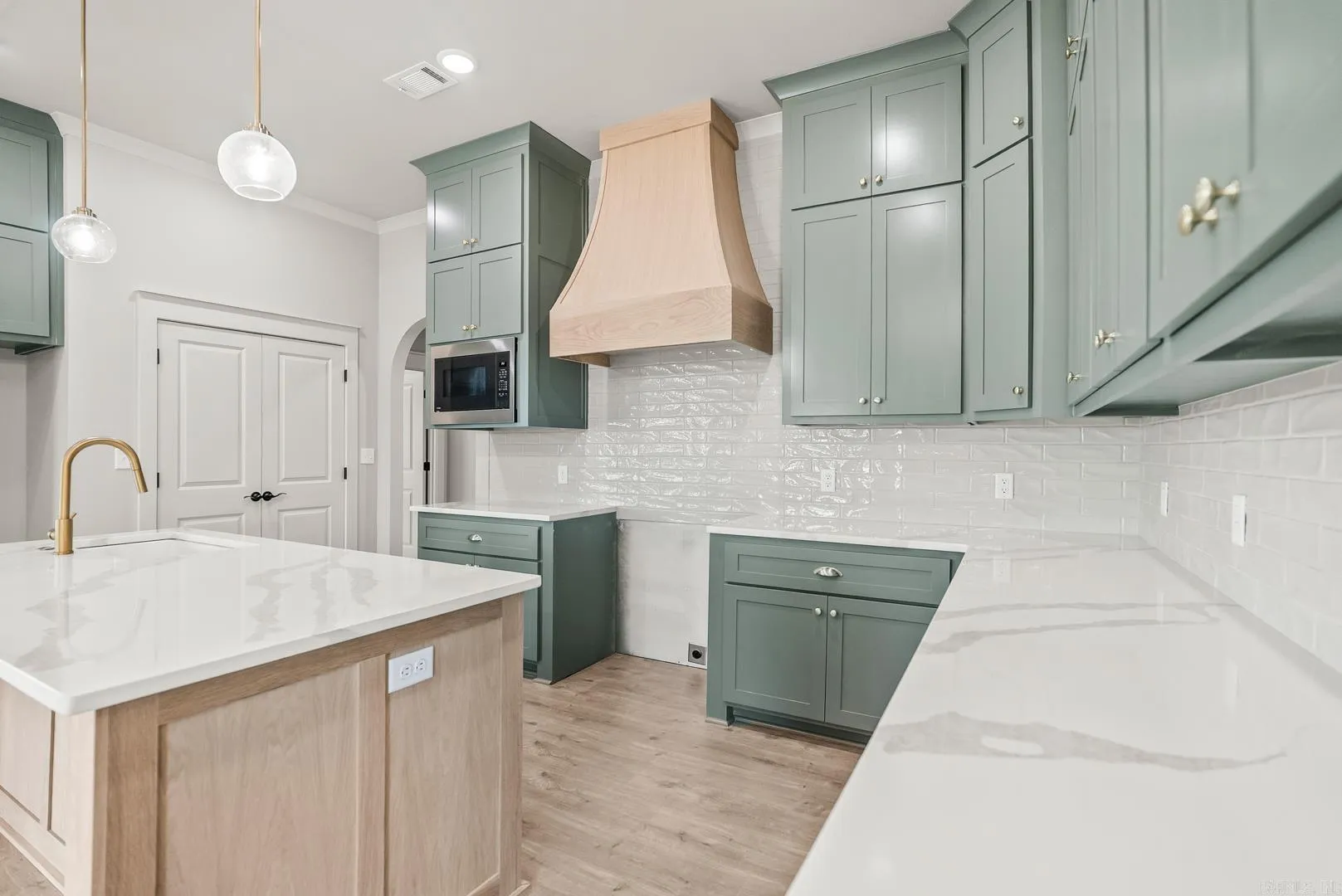 Property at 54  Lieblong - Image 14