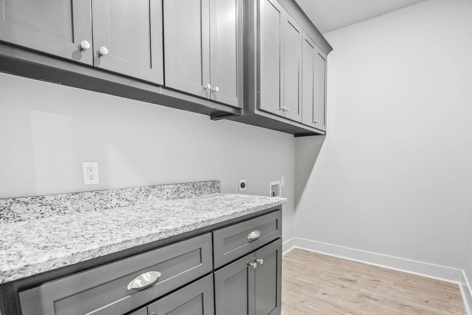 Property at 54  Lieblong - Image 31