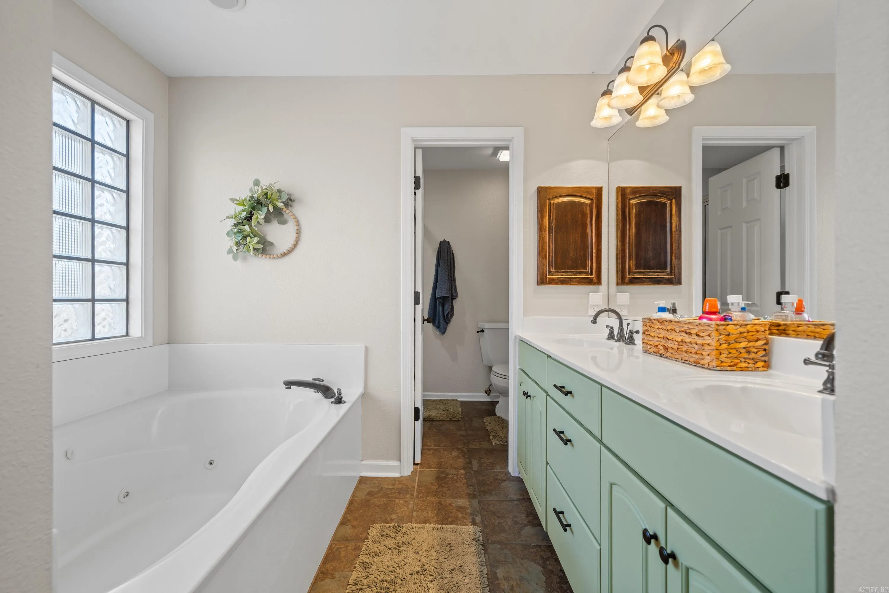 Property at 114  Bellaire - Image 25