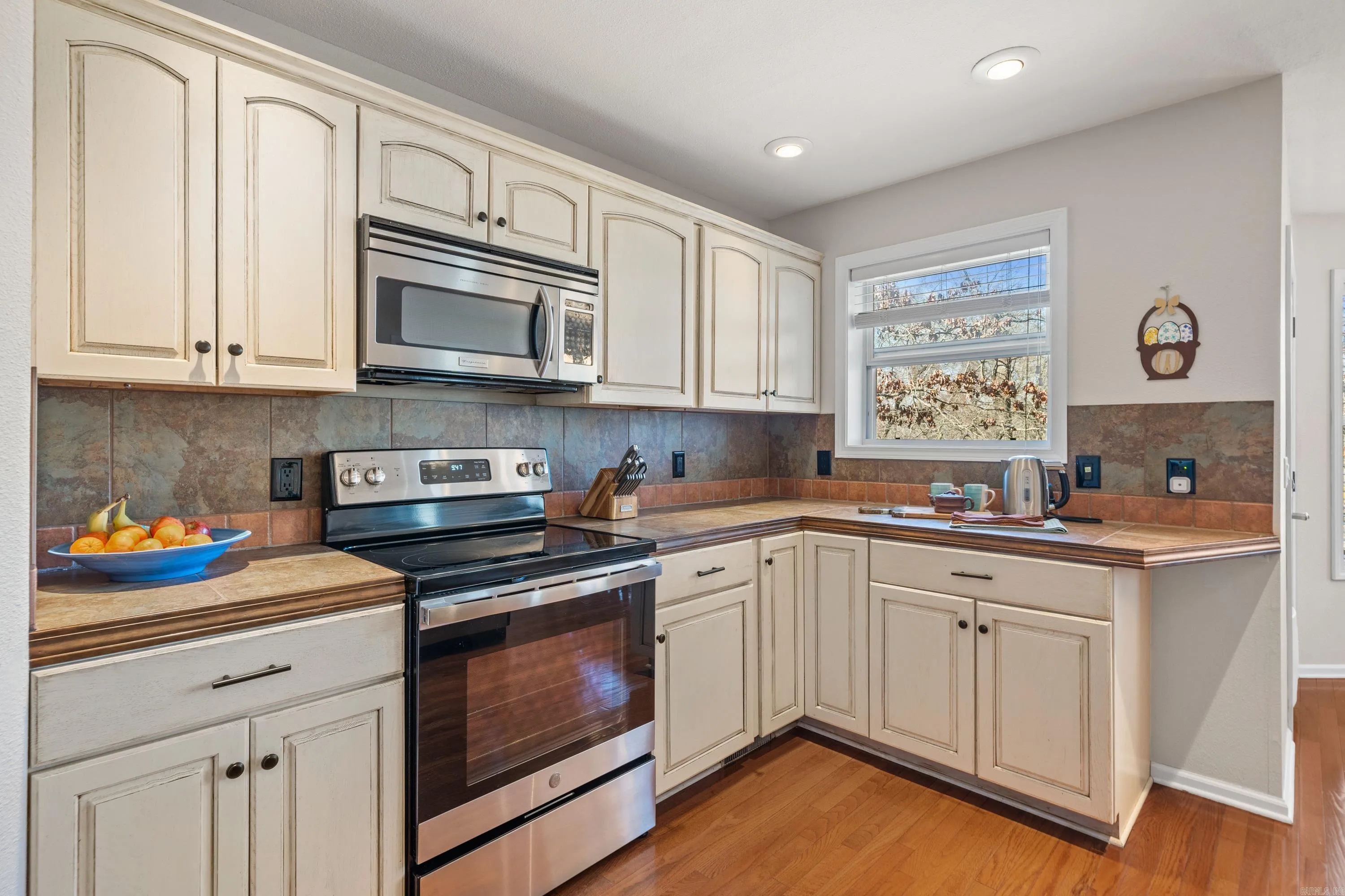 Property at 114  Bellaire - Image 17
