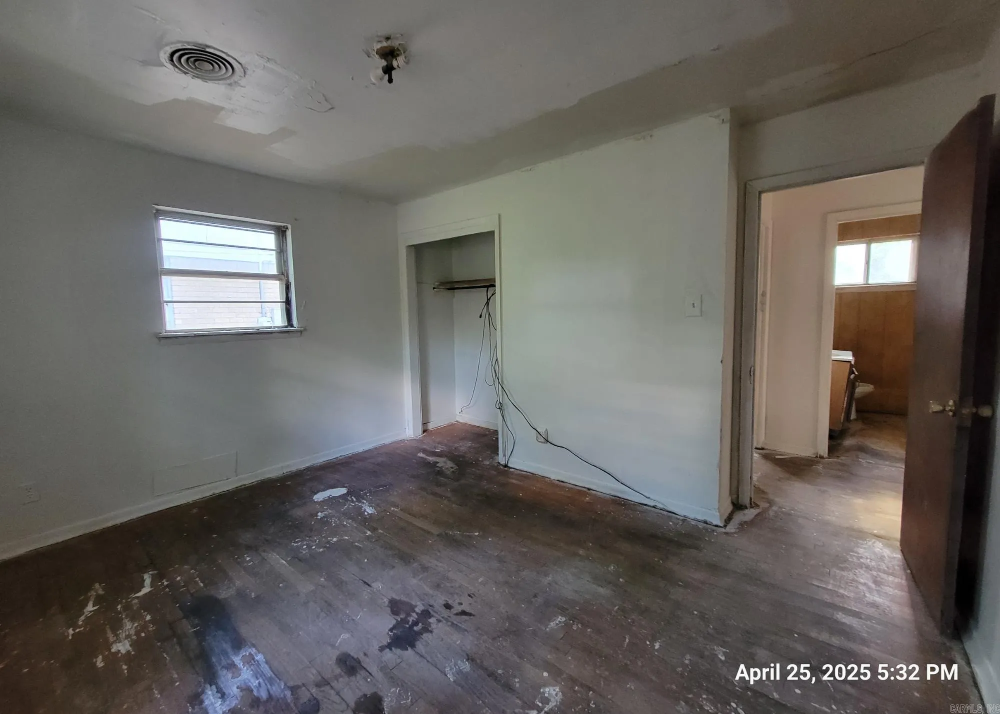 Property at 17  Michaels - Image 14