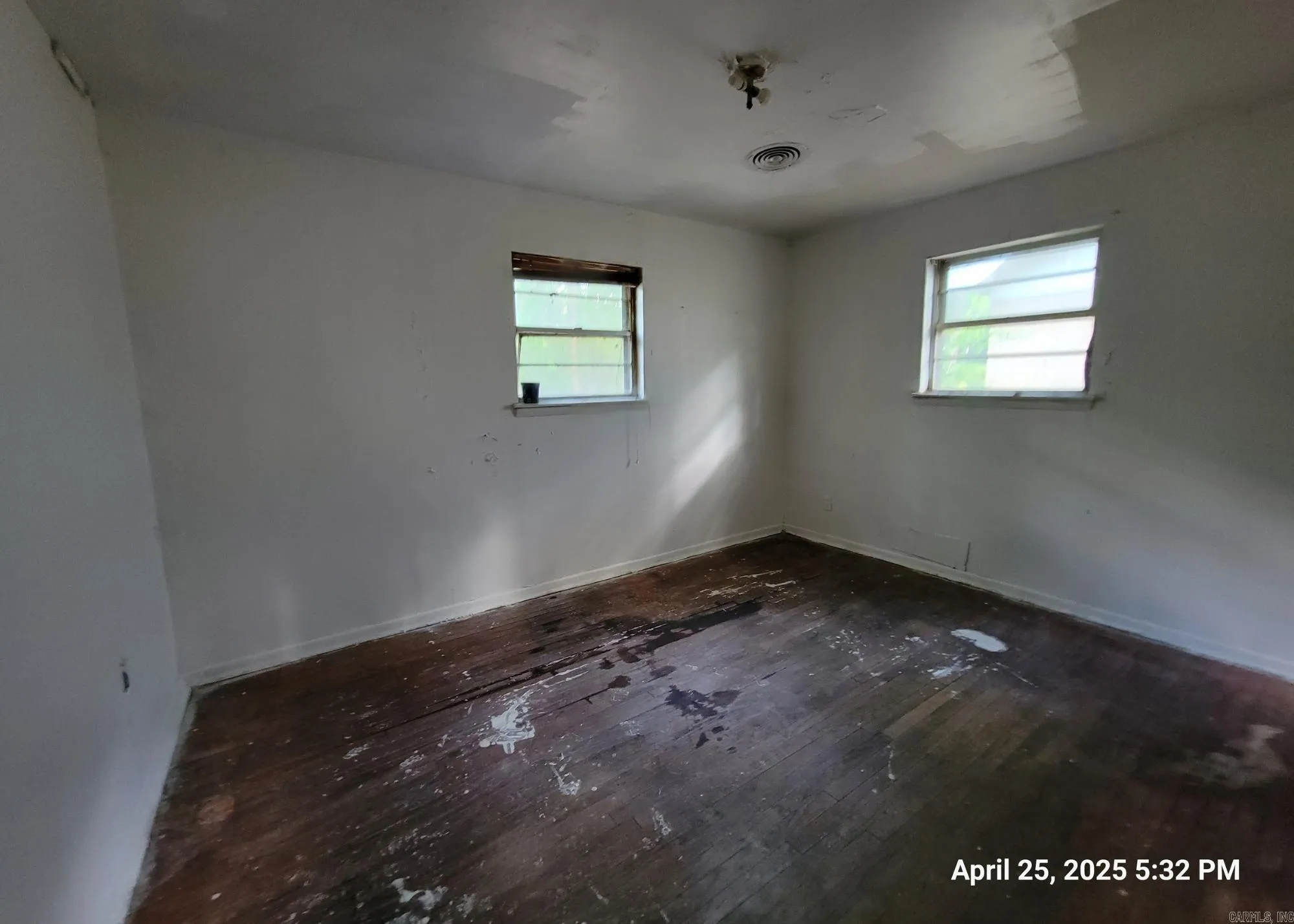 Property at 17  Michaels - Image 12