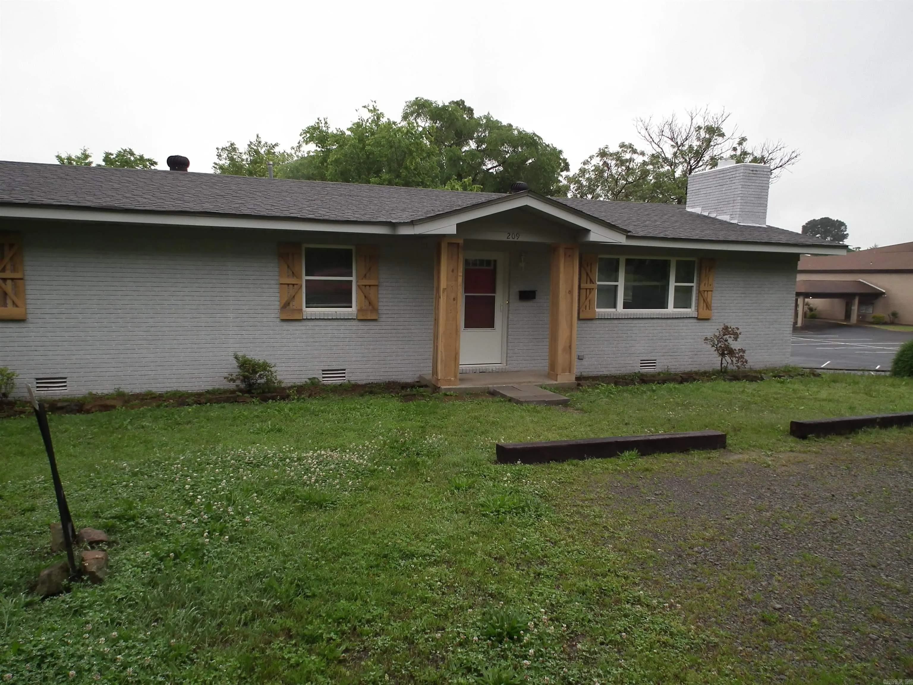 Property at 209 W Sugarloaf - Image 1