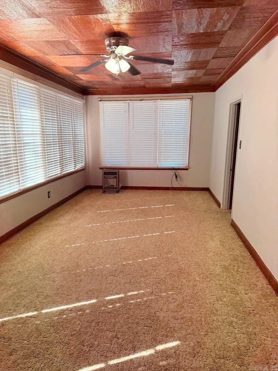 Property at 714 N Main - Image 28