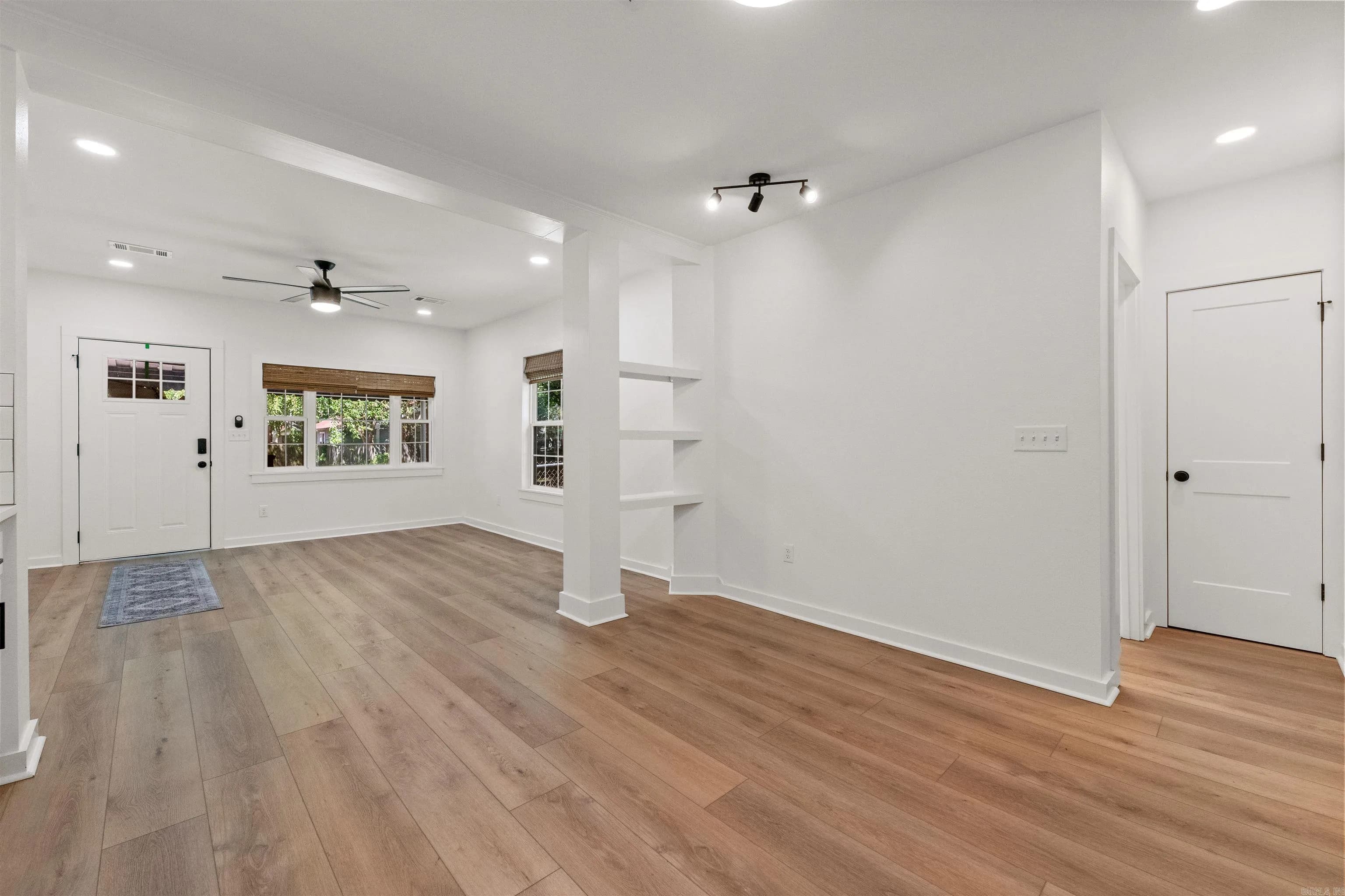 Property at 814  Orange - Image 11