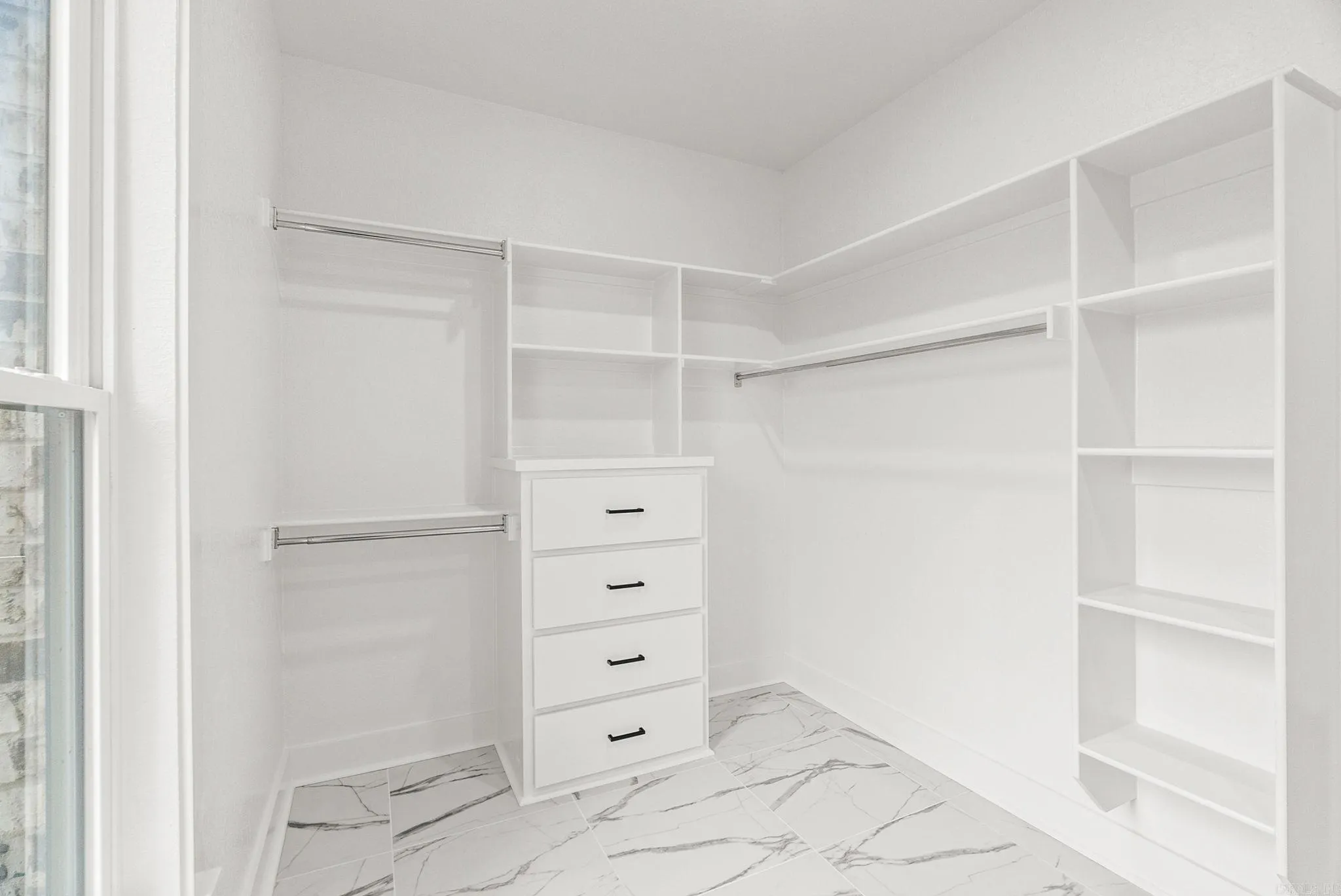 Property at 2318  Lakewood - Image 36
