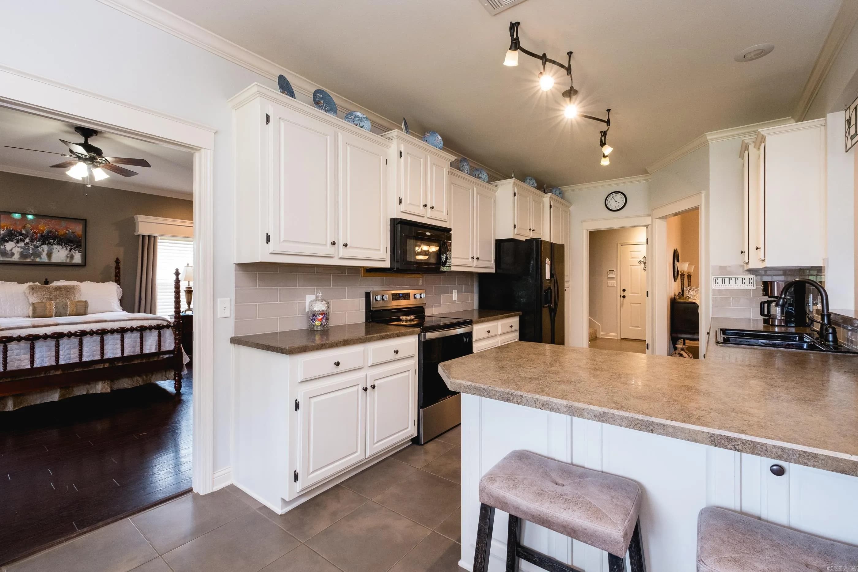 Property at 3412 N Cresent - Image 13