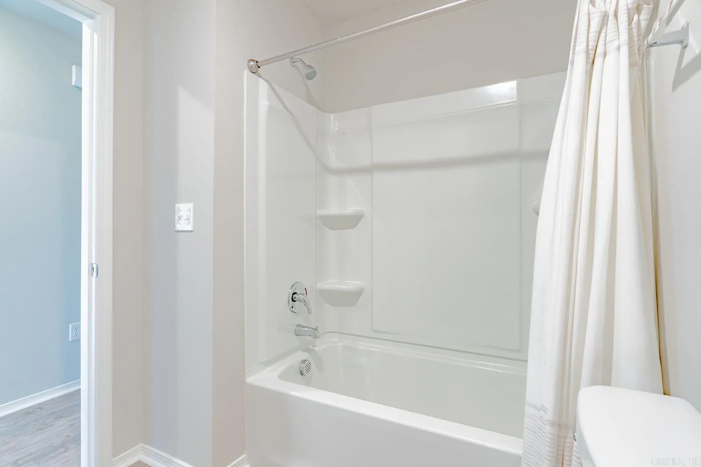 Property at 109  Ellis - Image 27
