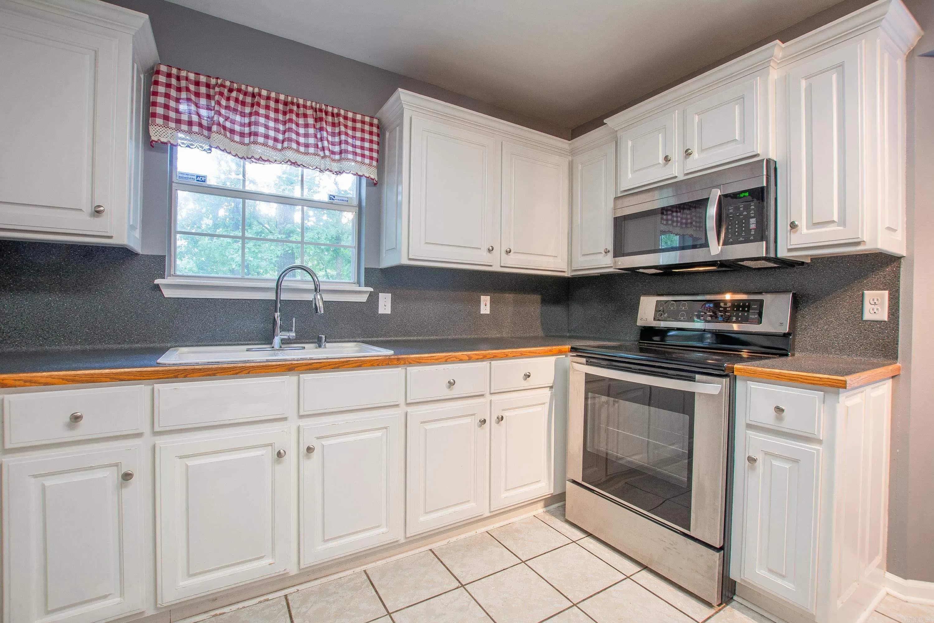 Property at 2109  Stoney creek - Image 29