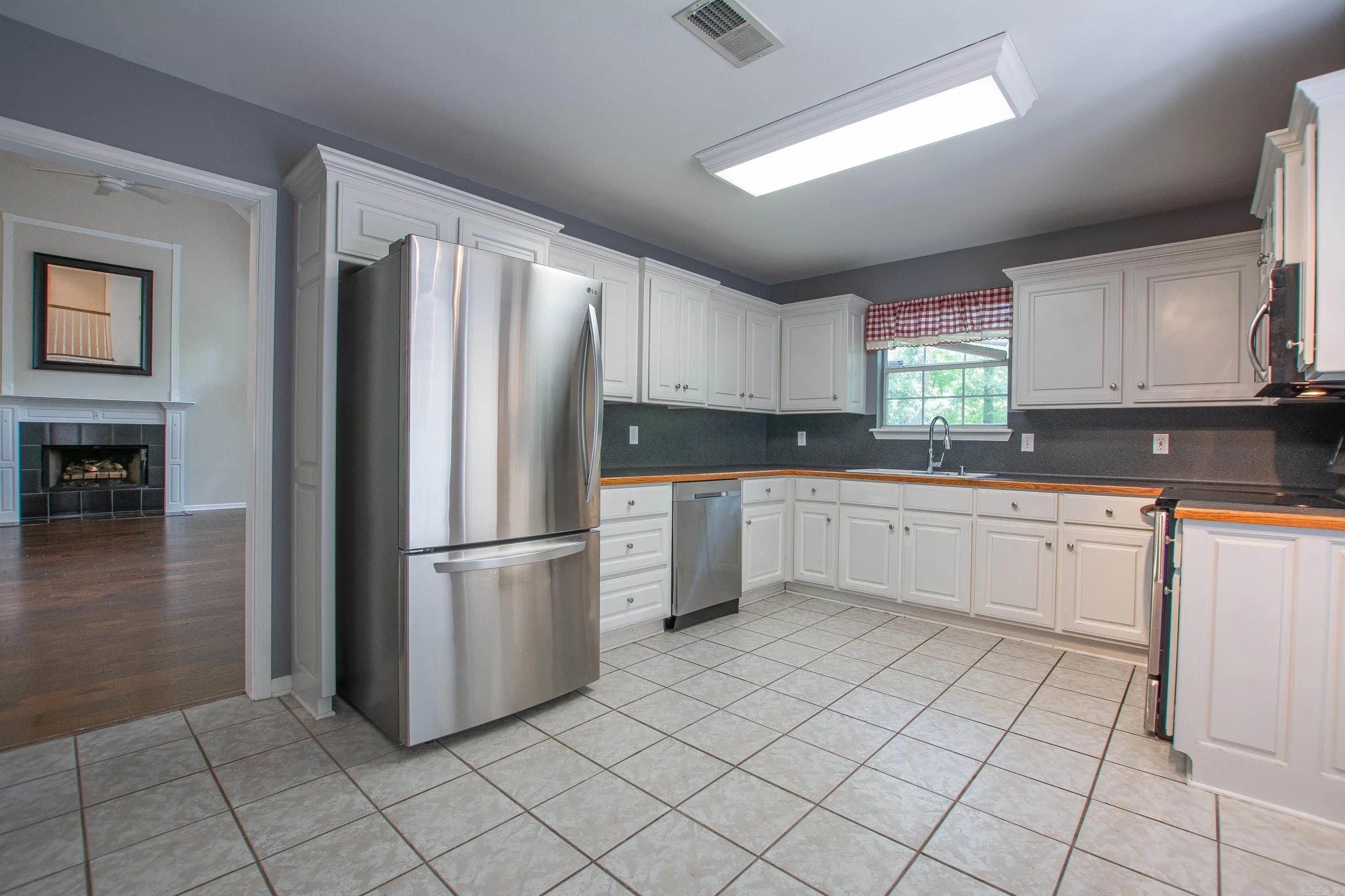 Property at 2109  Stoney creek - Image 22