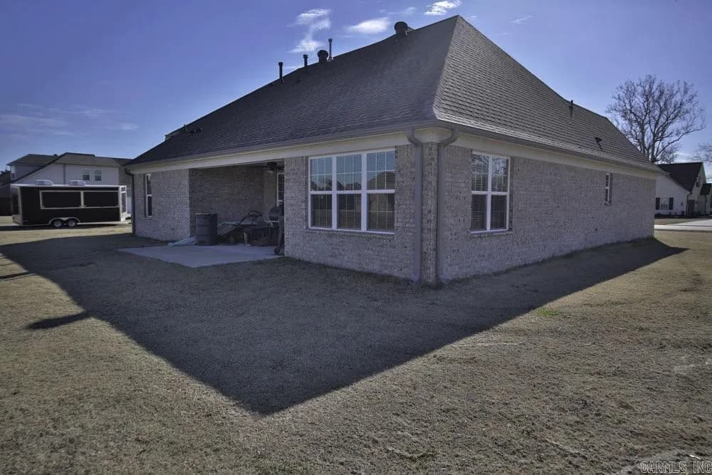 Property at 633  Robinson - Image 6