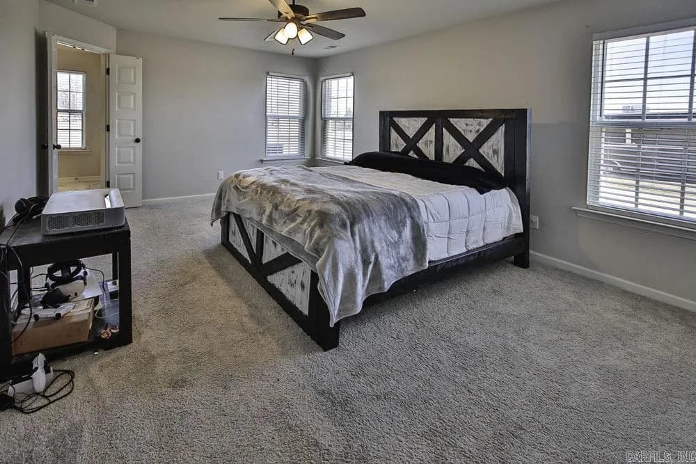 Property at 633  Robinson - Image 23