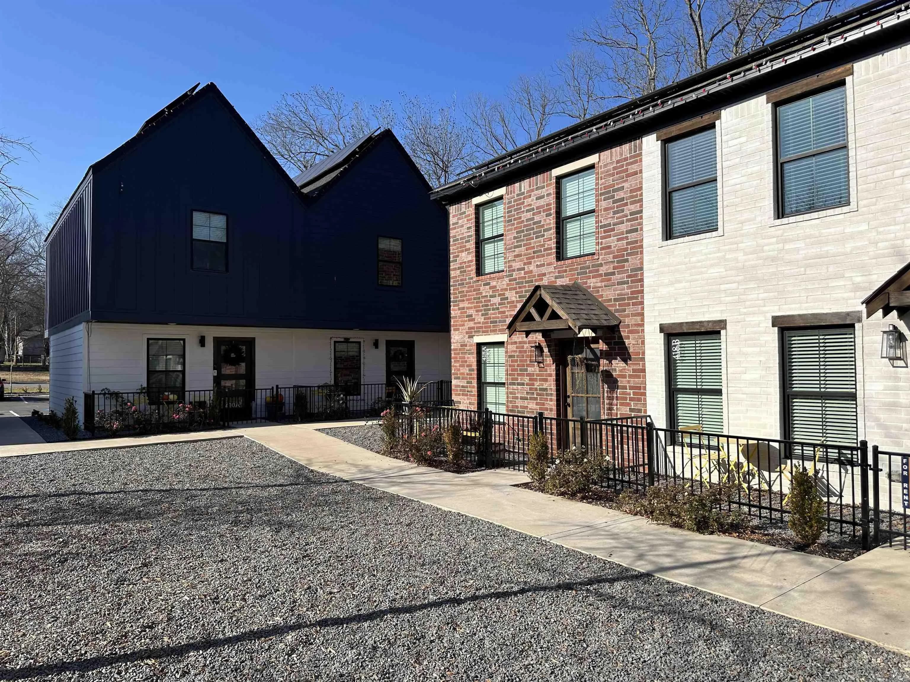 Property at 420 E 21st, H - Image 11