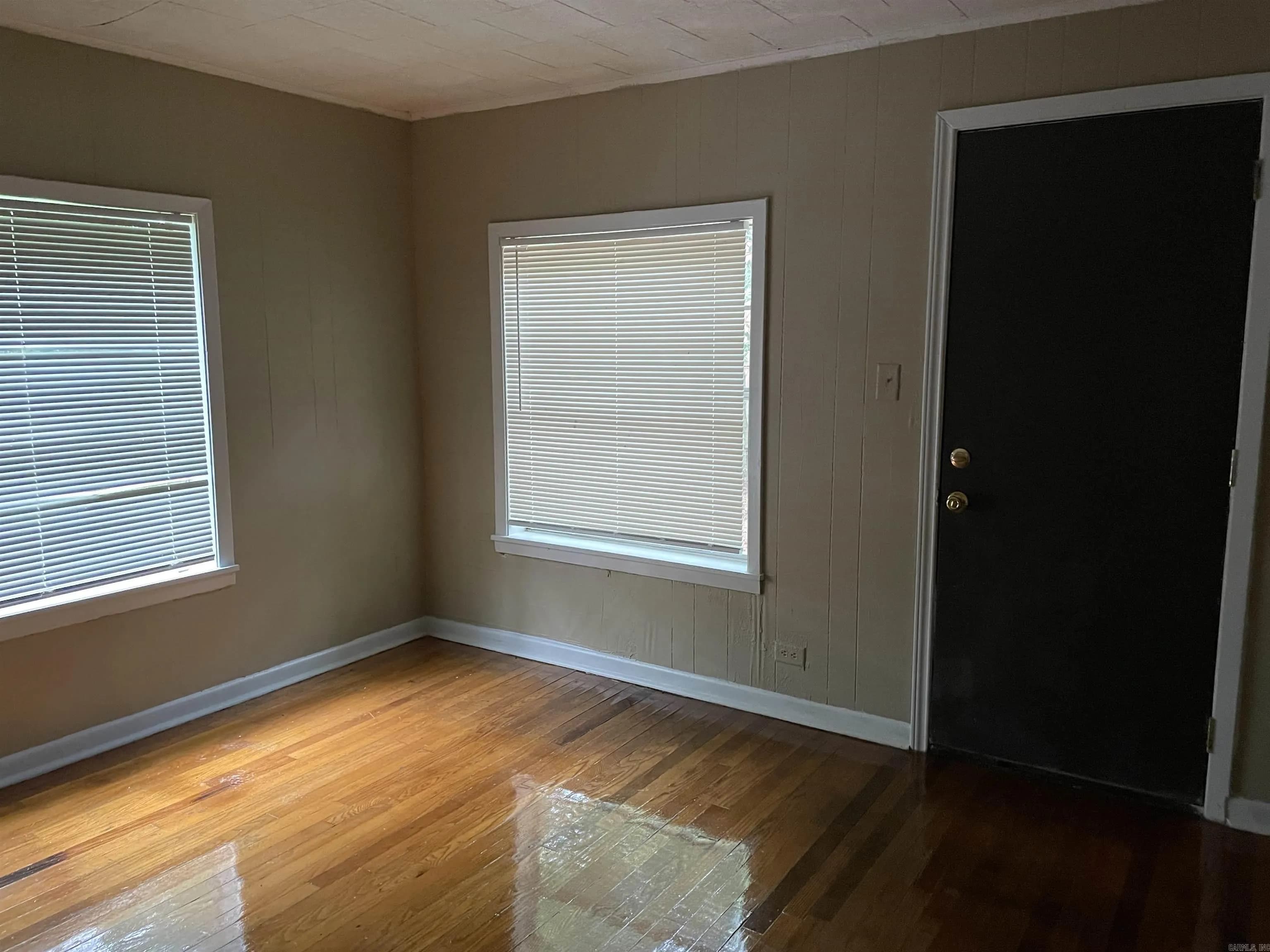 Property at 1204  Buchanan - Image 4