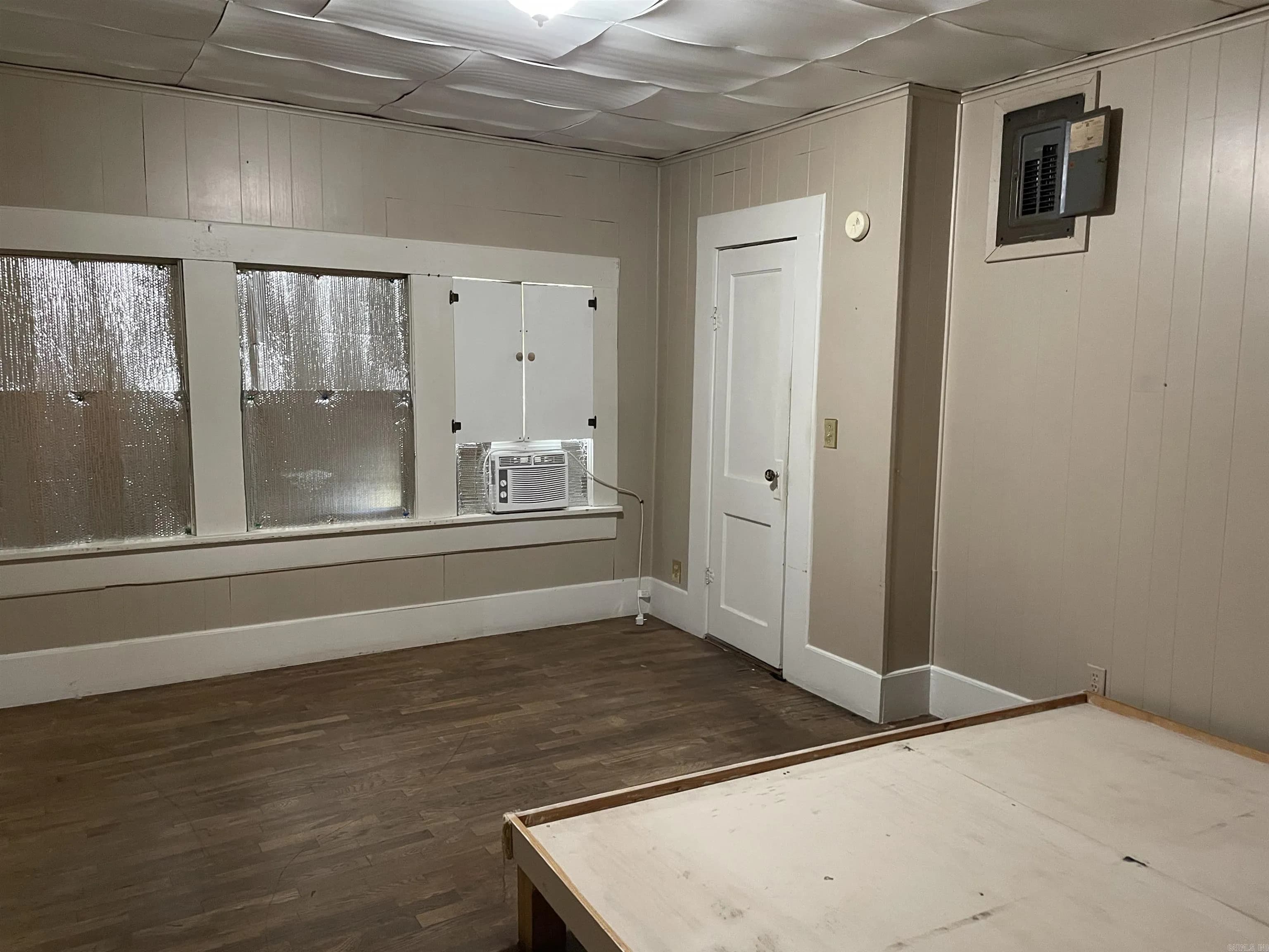 Property at 626  Mahony - Image 6