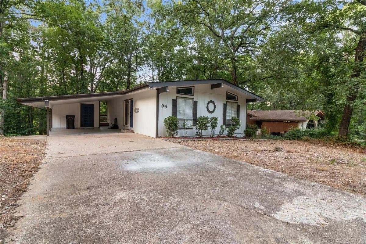 Property at 94  Arias - Image 2