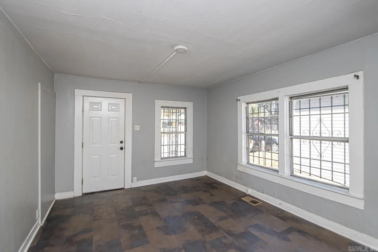 Property at 4704 E Broadway - Image 24