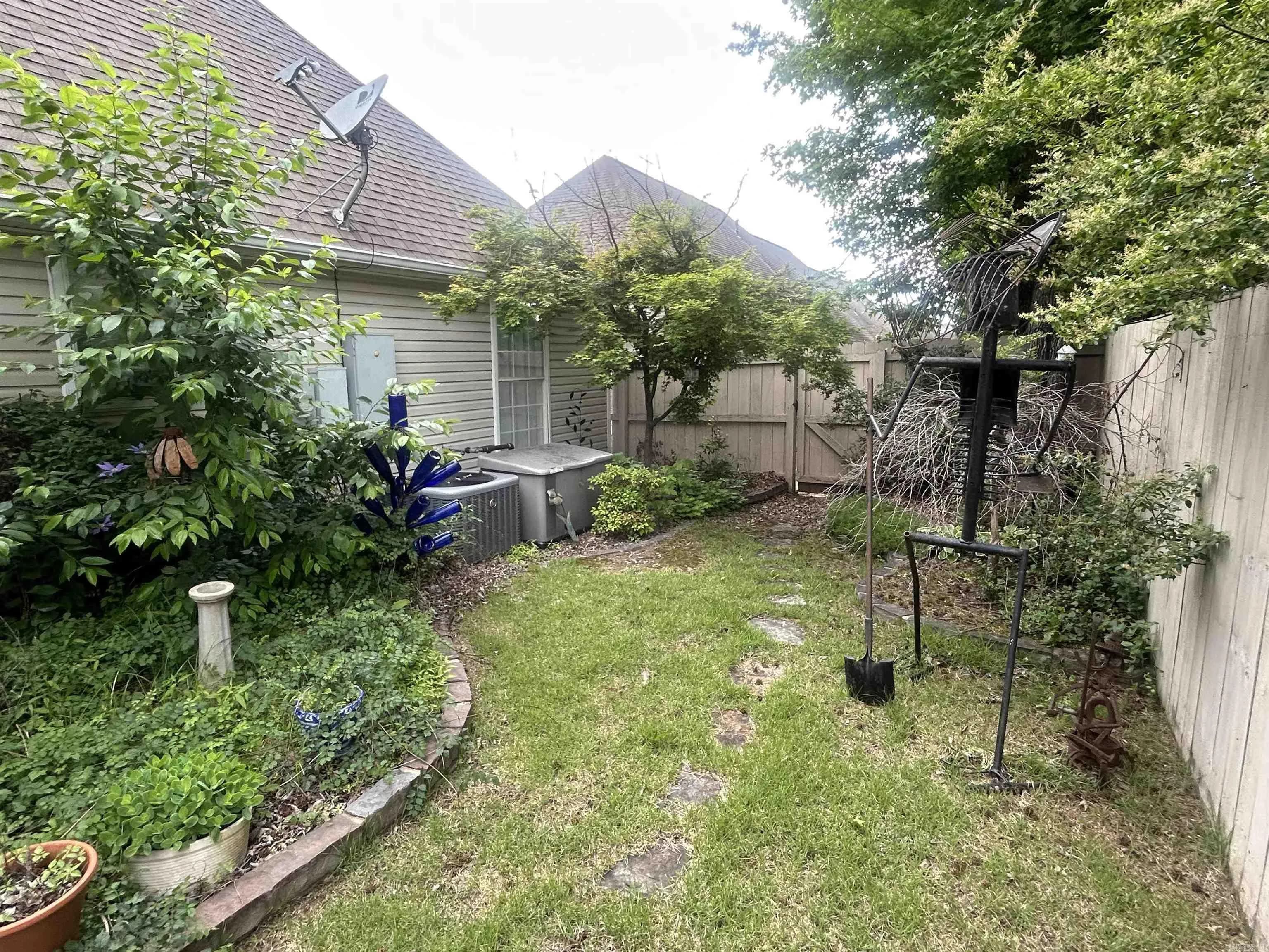 Property at 412  Country squire - Image 40