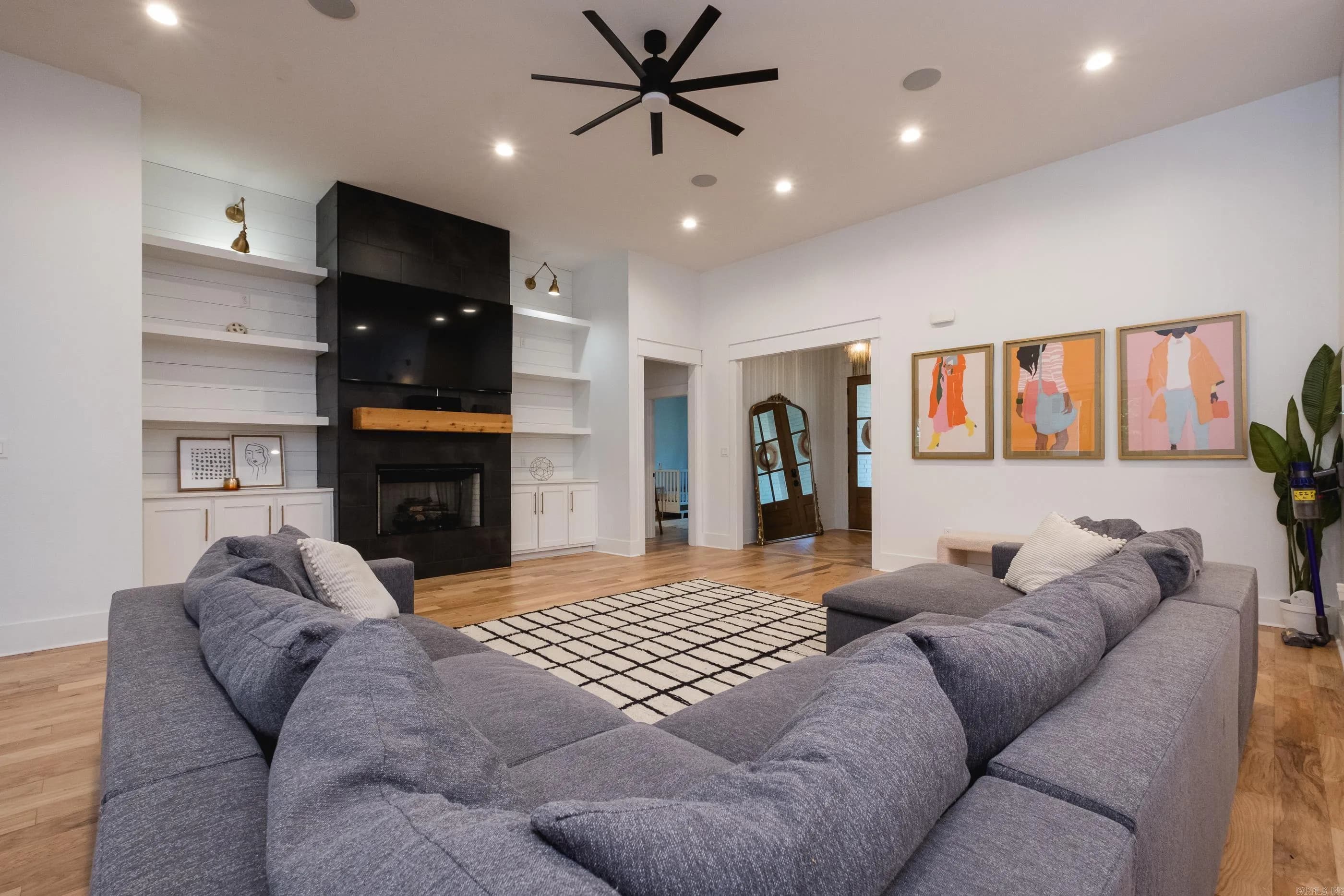 Property at 2251  Midland - Image 12