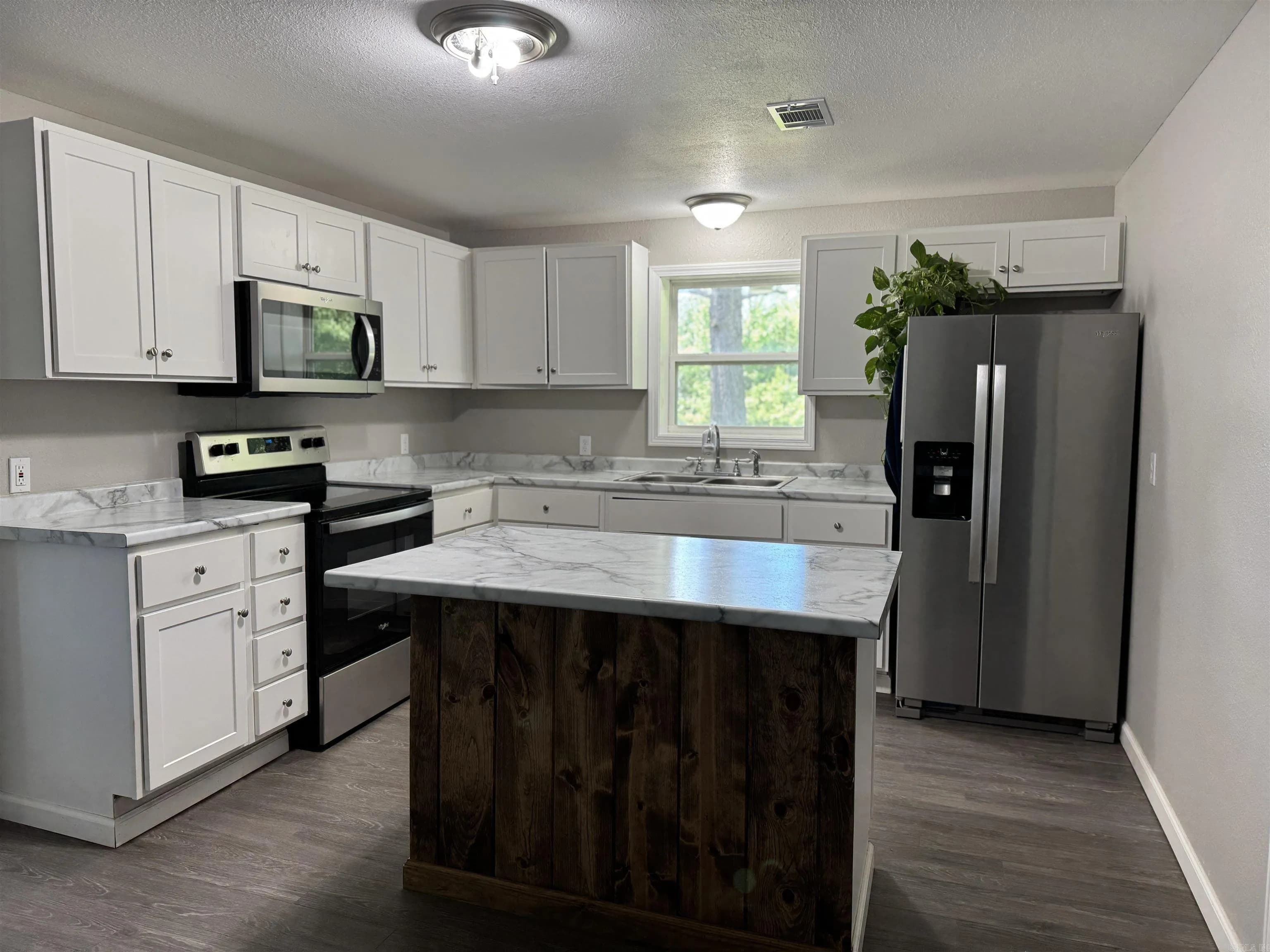 Property at 251  Grouse trail - Image 1