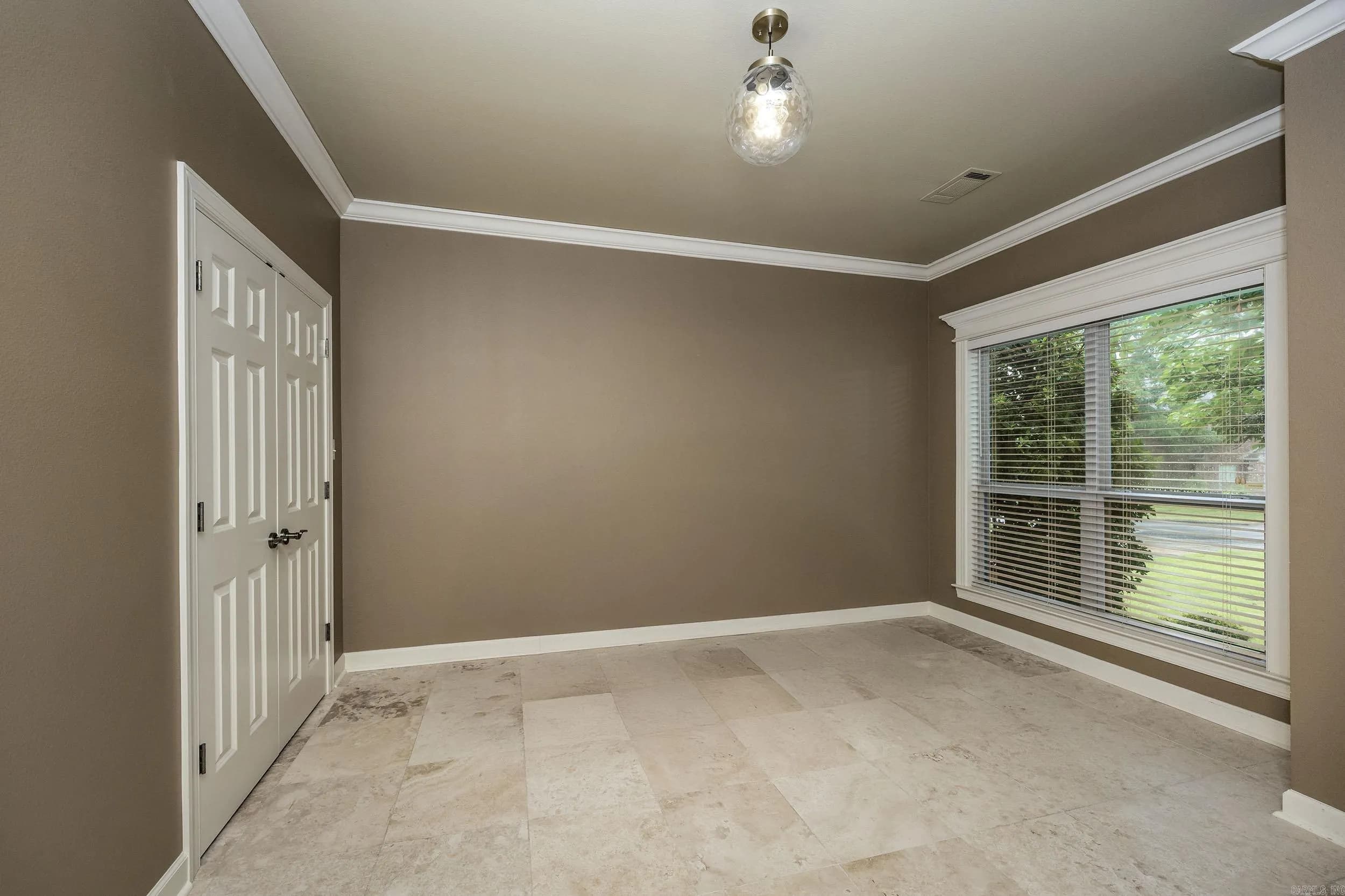 Property at 126  Manitou - Image 12