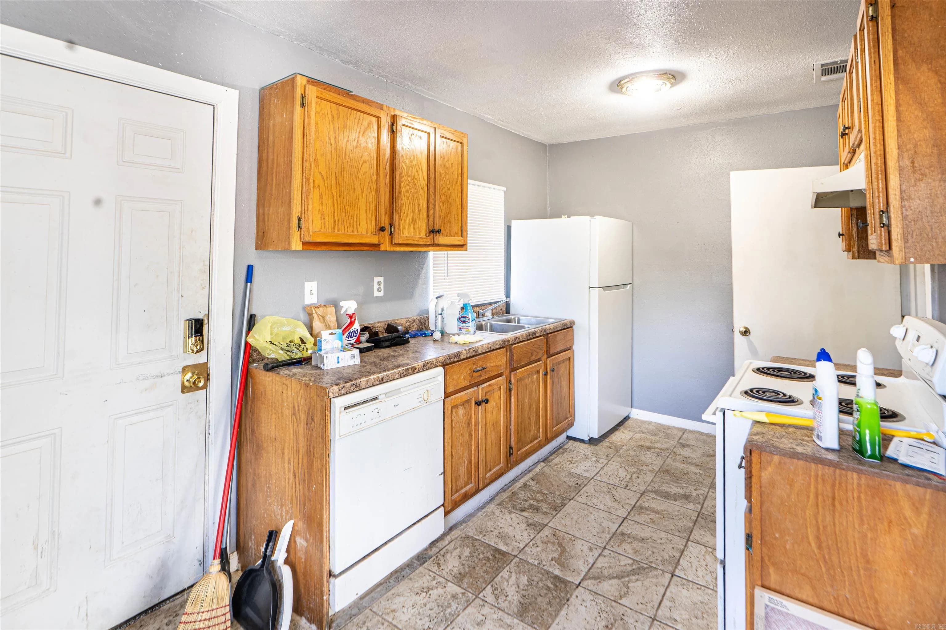 Property at 212 N Pine st - Image 7