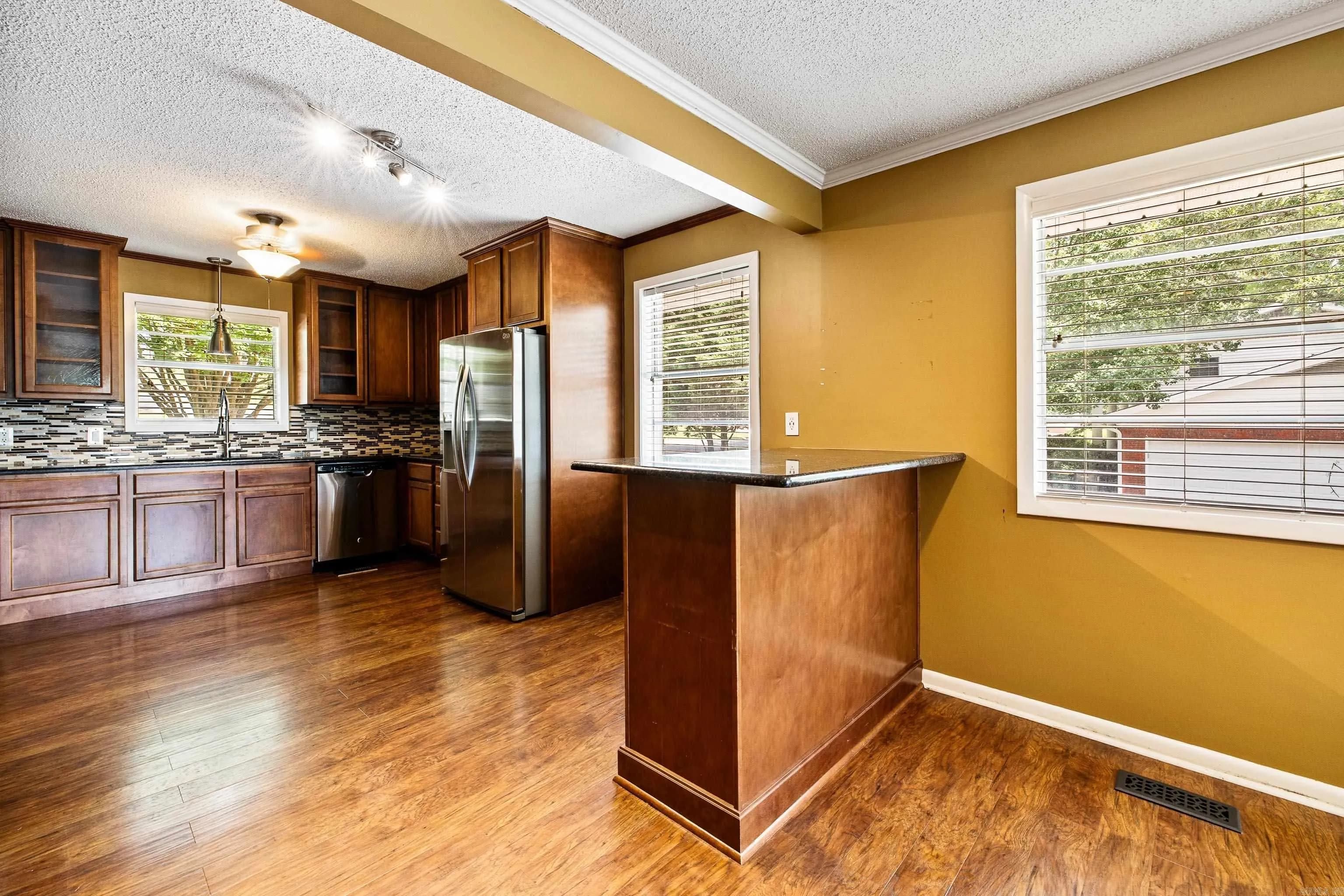 Property at 821  Mcadoo - Image 22