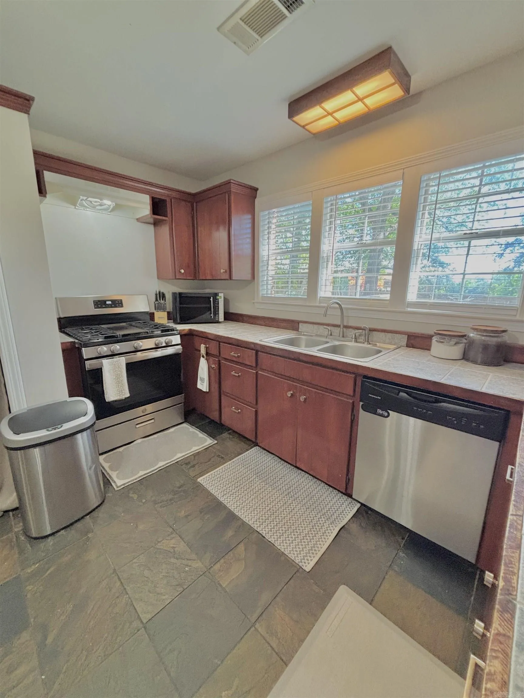Property at 11  Red wolf trl - Image 12