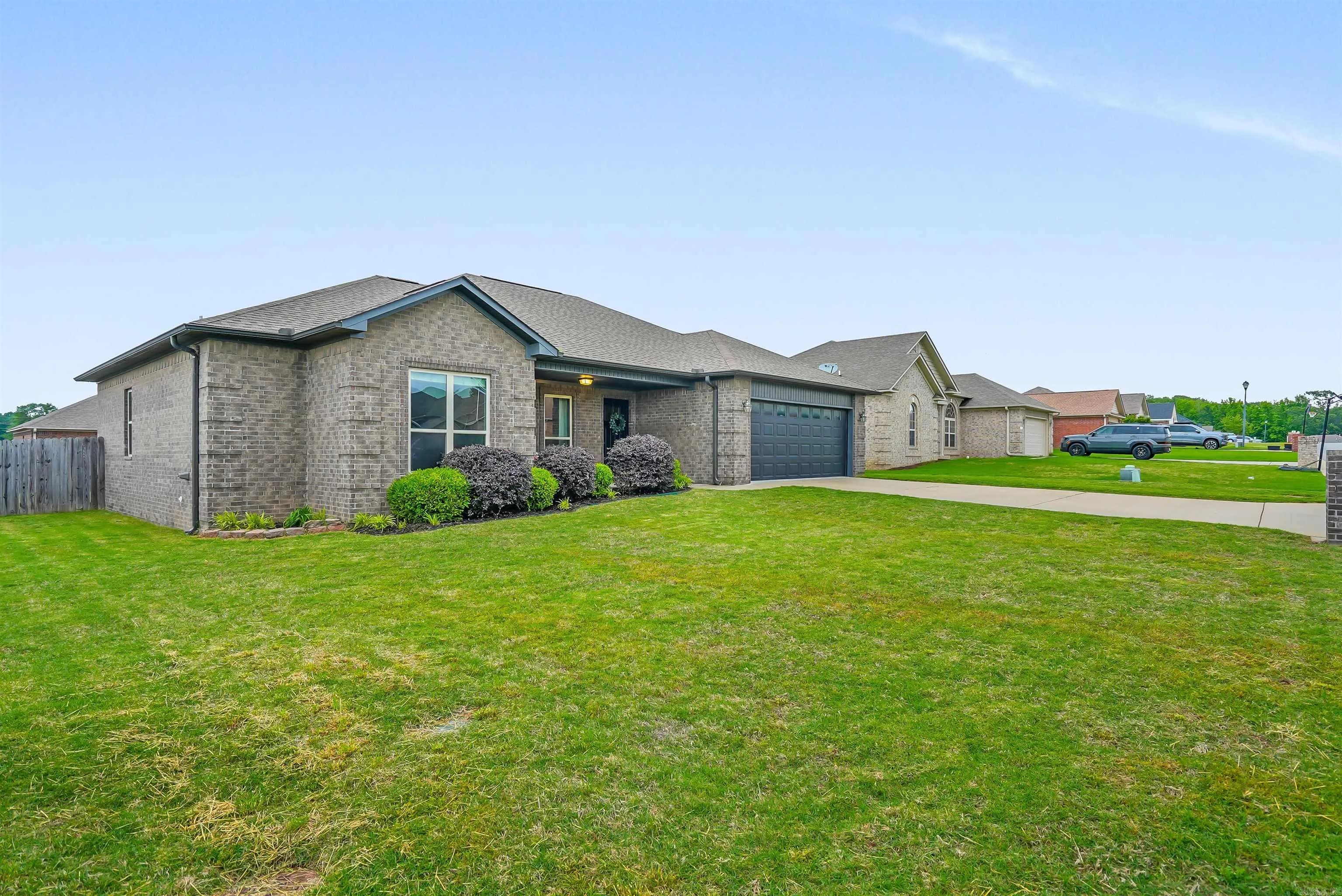 Property at 2427  Palisade - Image 2