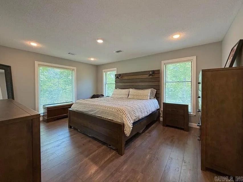 Property at 985  Gap - Image 16