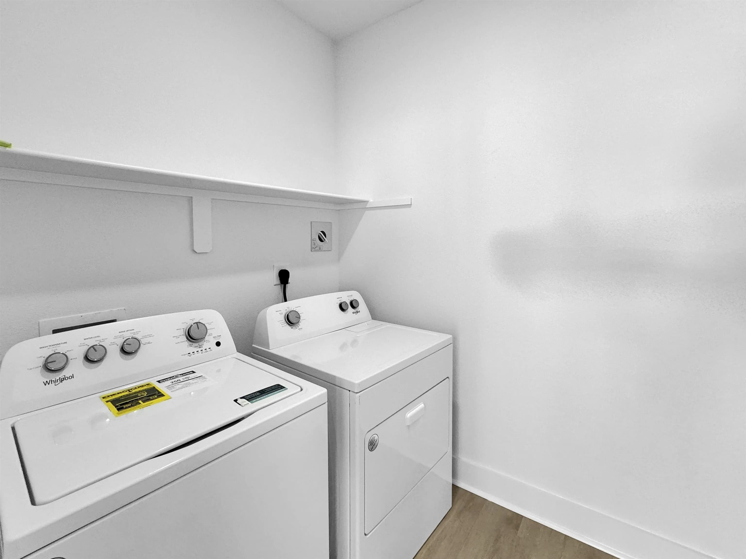 Property at 302  Cain - Image 8