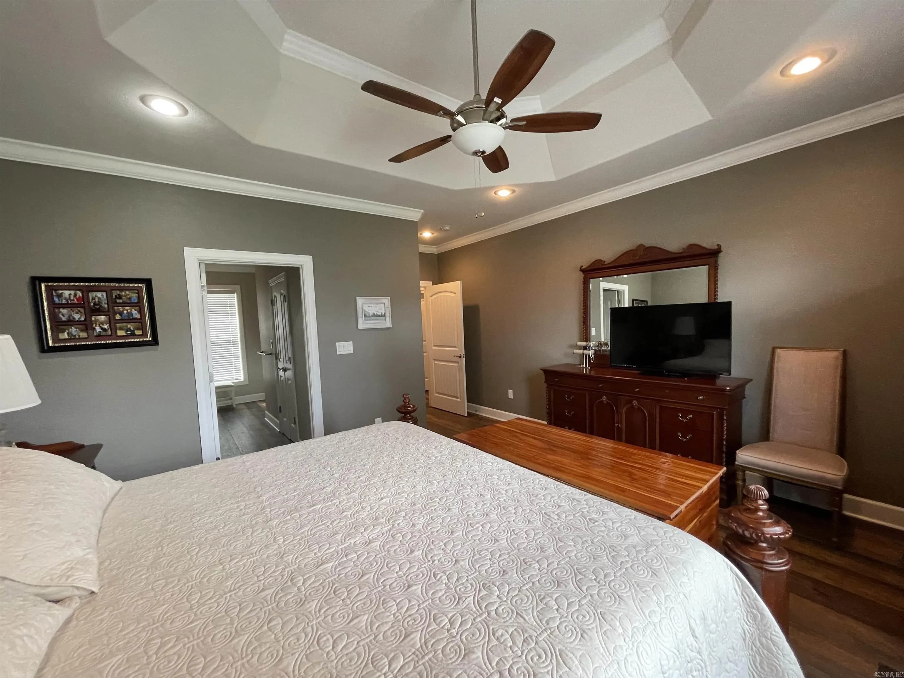 Property at 476  Augusta - Image 18
