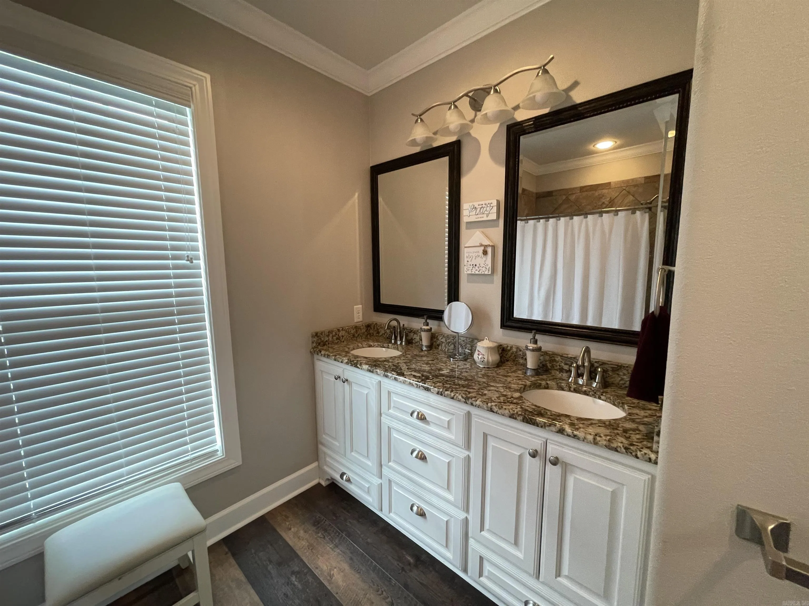 Property at 476  Augusta - Image 20