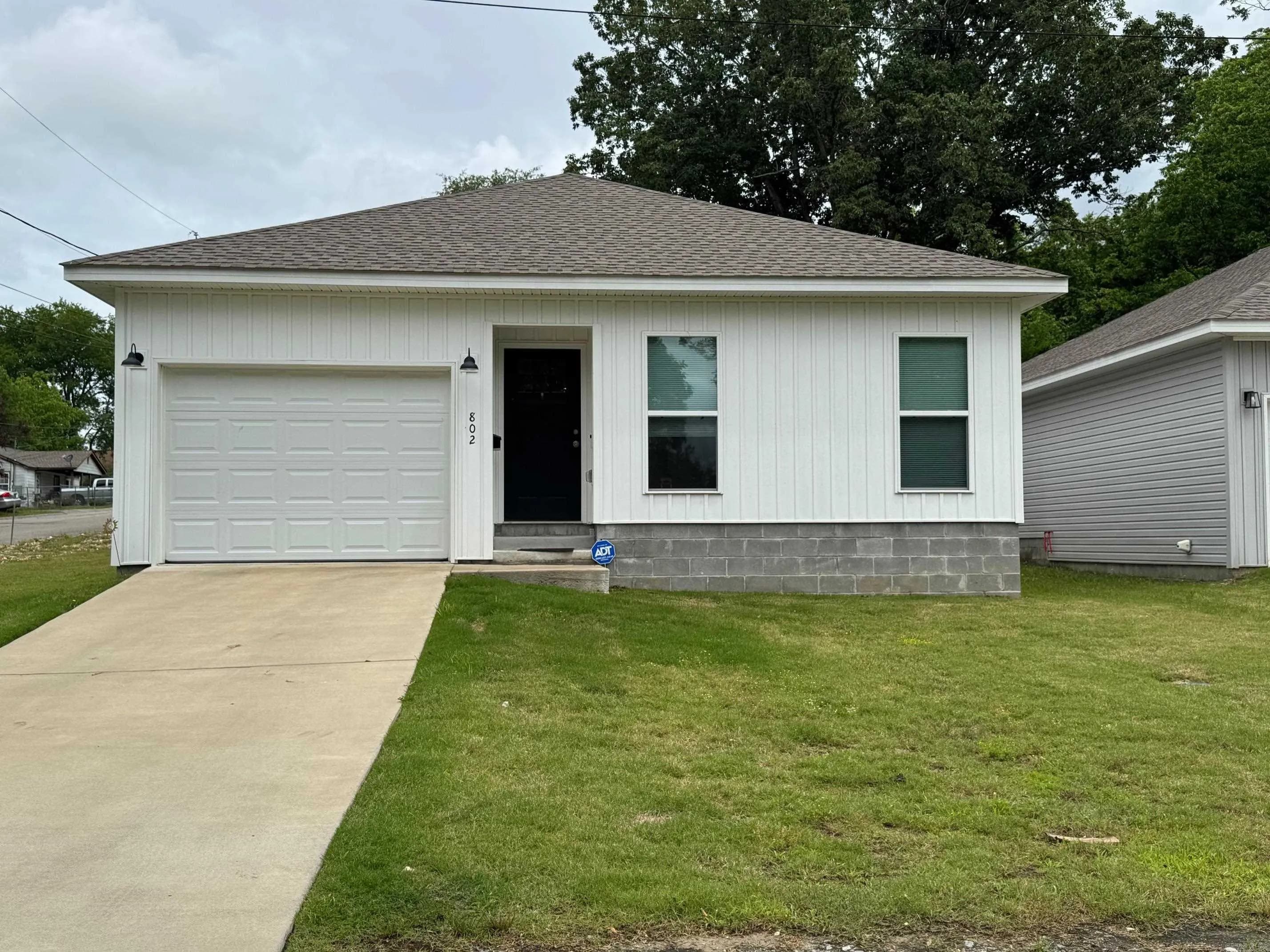 Property at 802  Schley - Image 1
