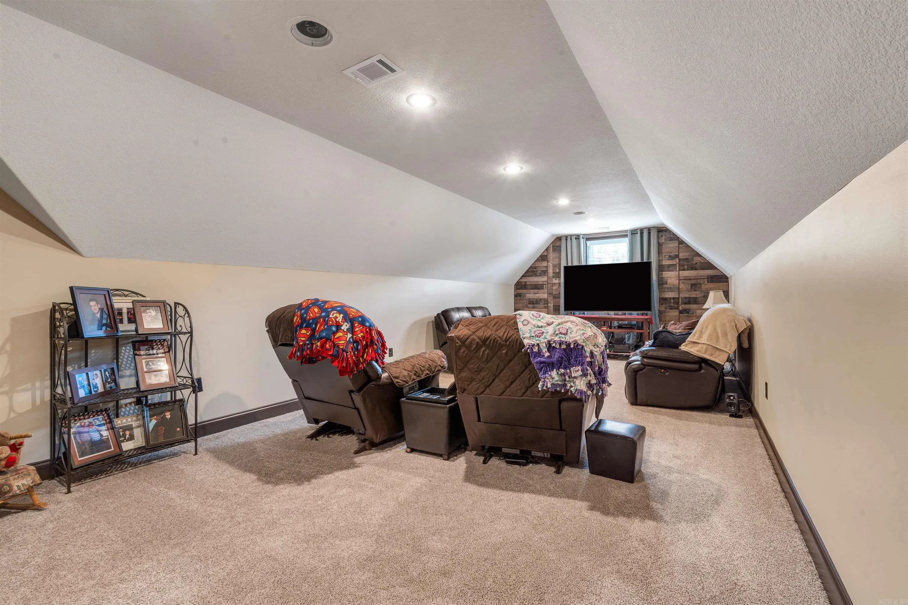 Property at 4408  Lochmoor - Image 41
