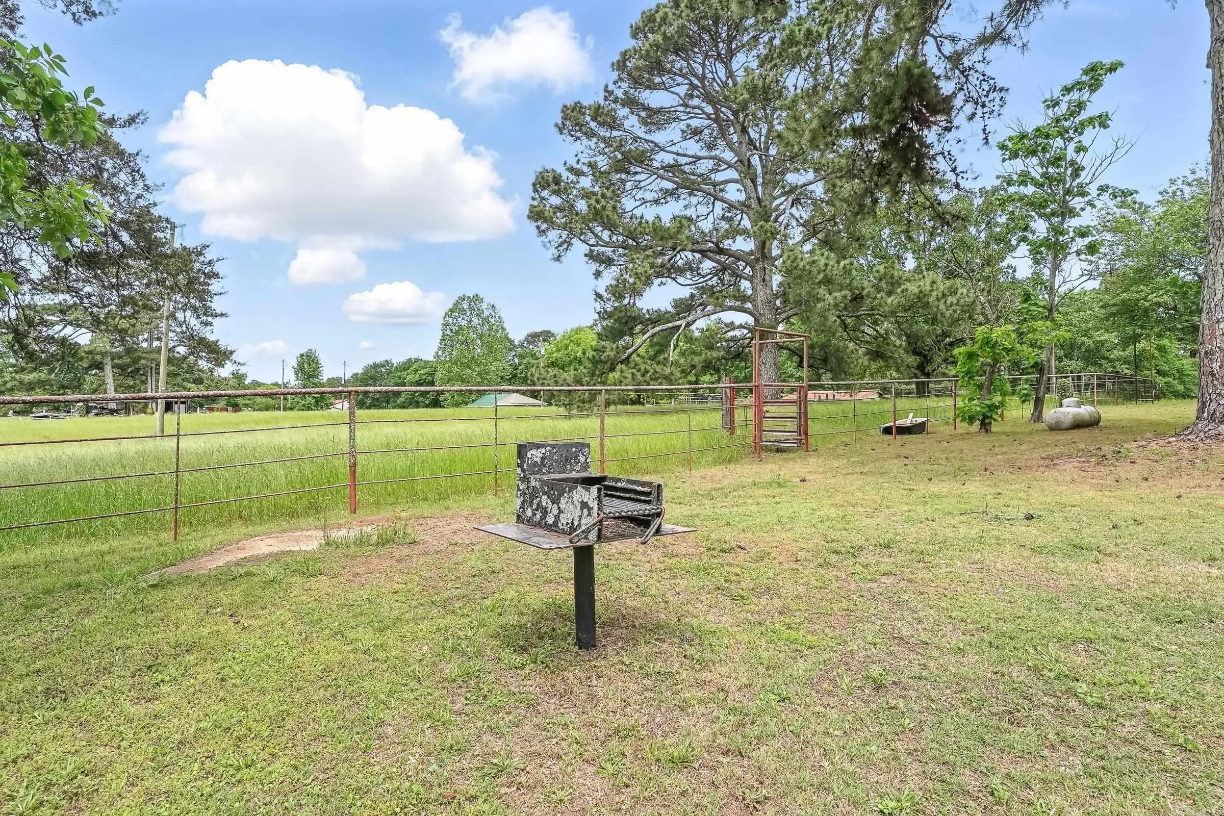 Property at 125  Wommack - Image 21