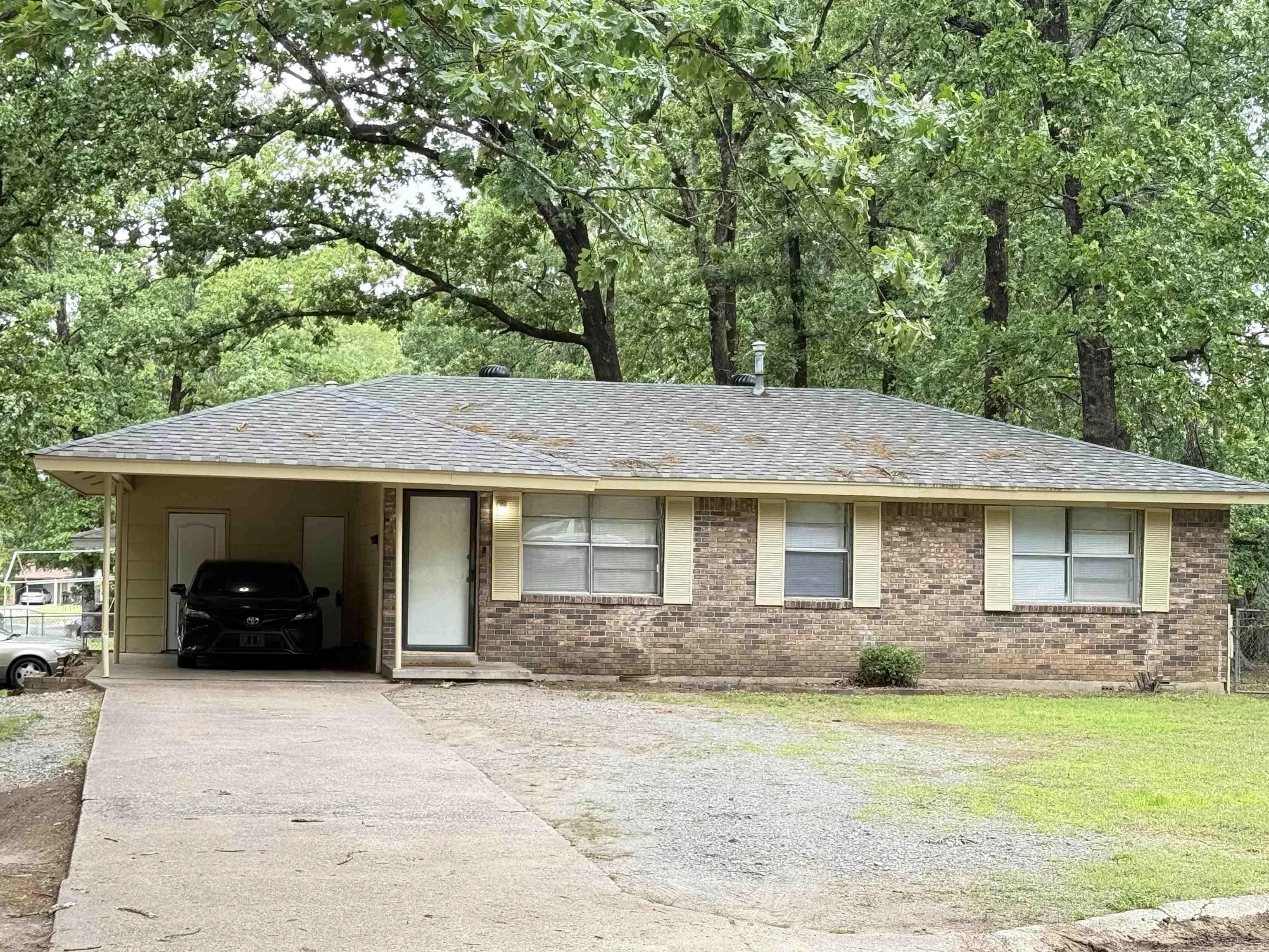 Property at 9  Southern oaks