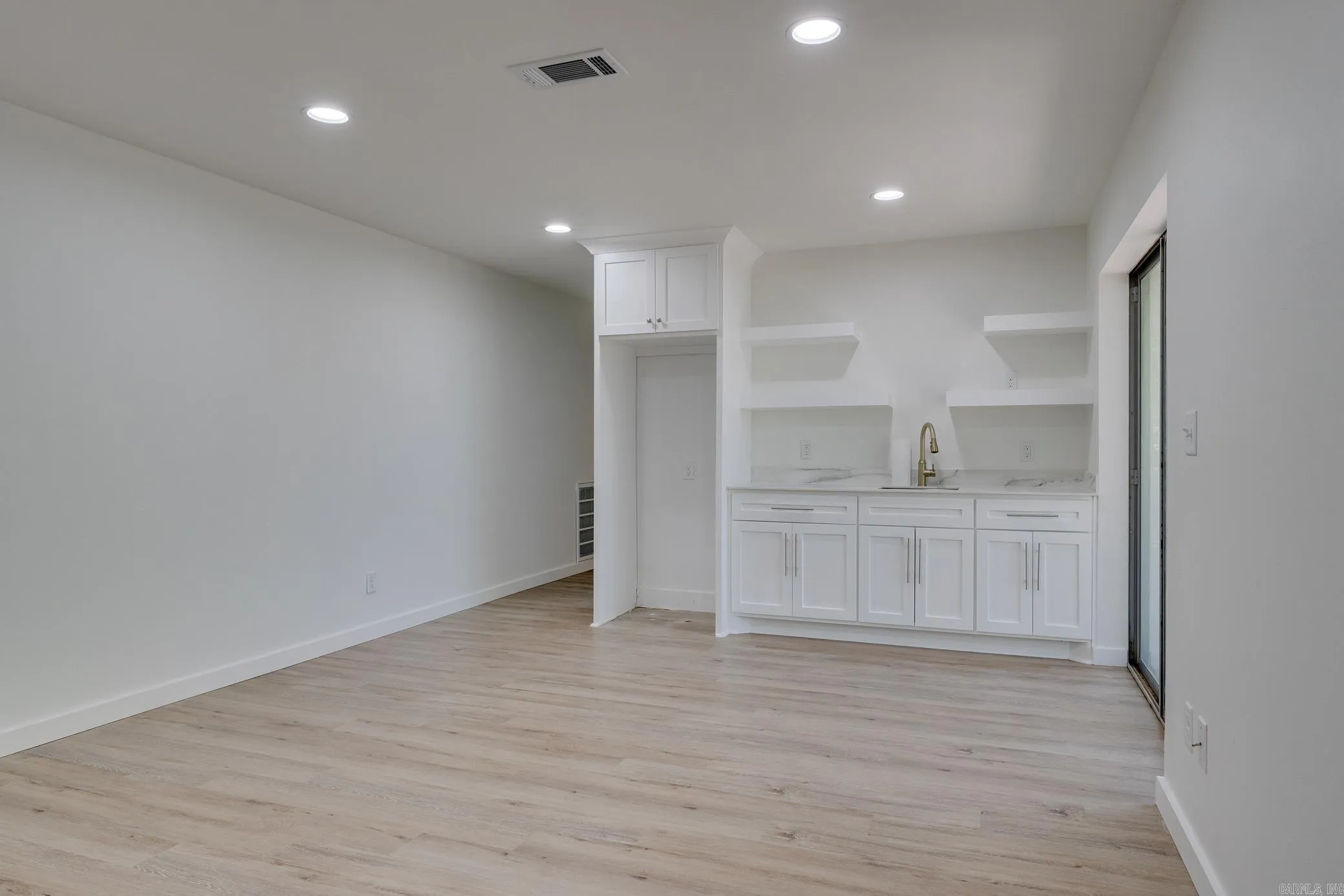 Property at 4  Helena - Image 32