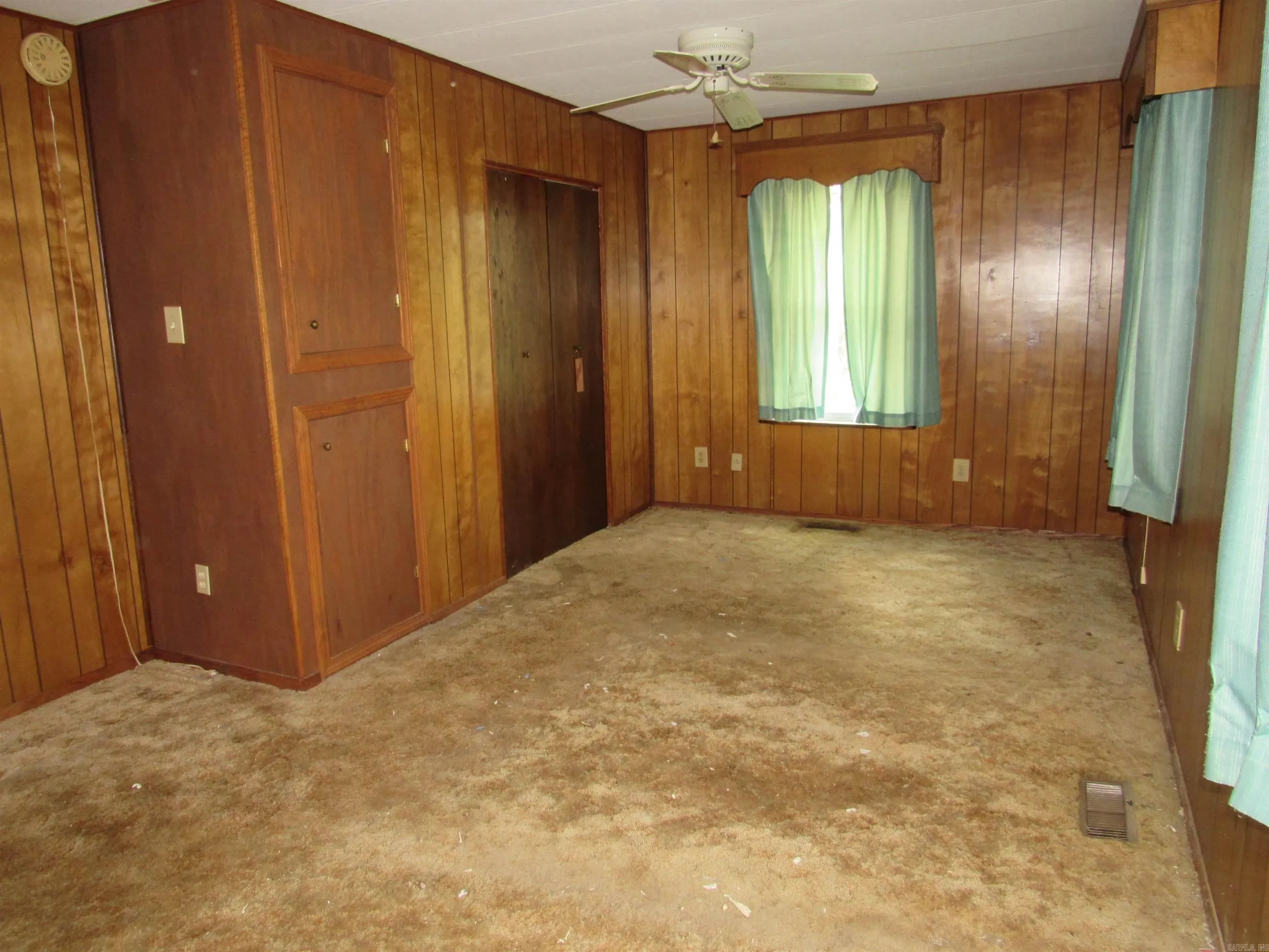 Property at 601  Lake - Image 15